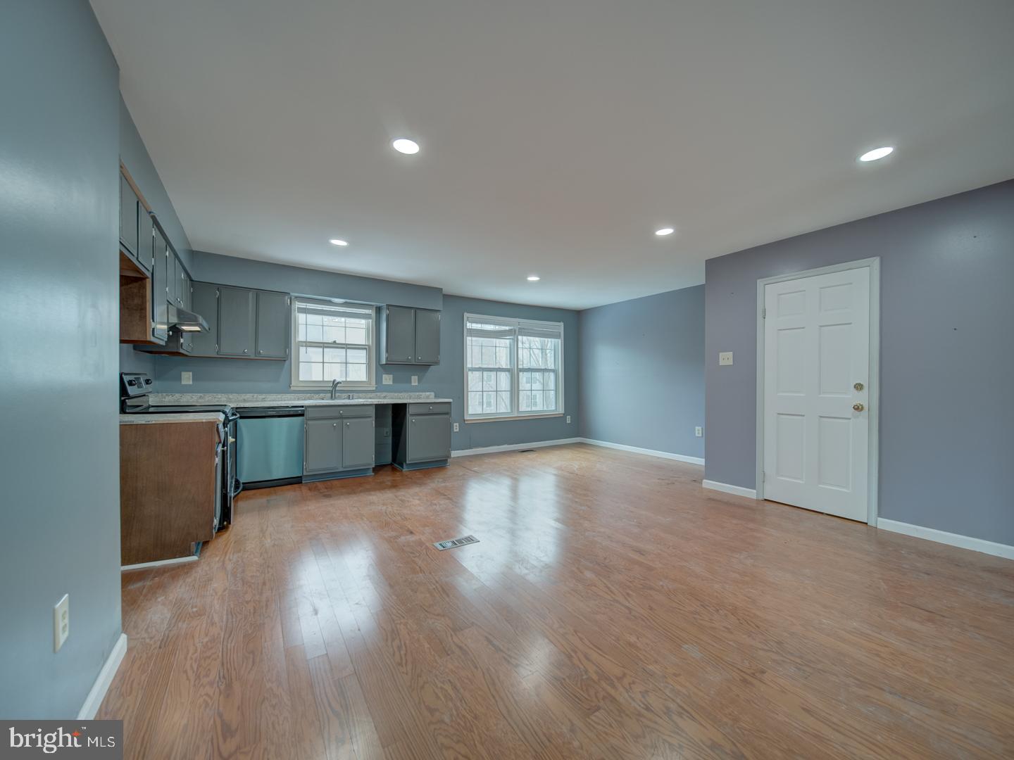 LAKEPOINTE - Residential