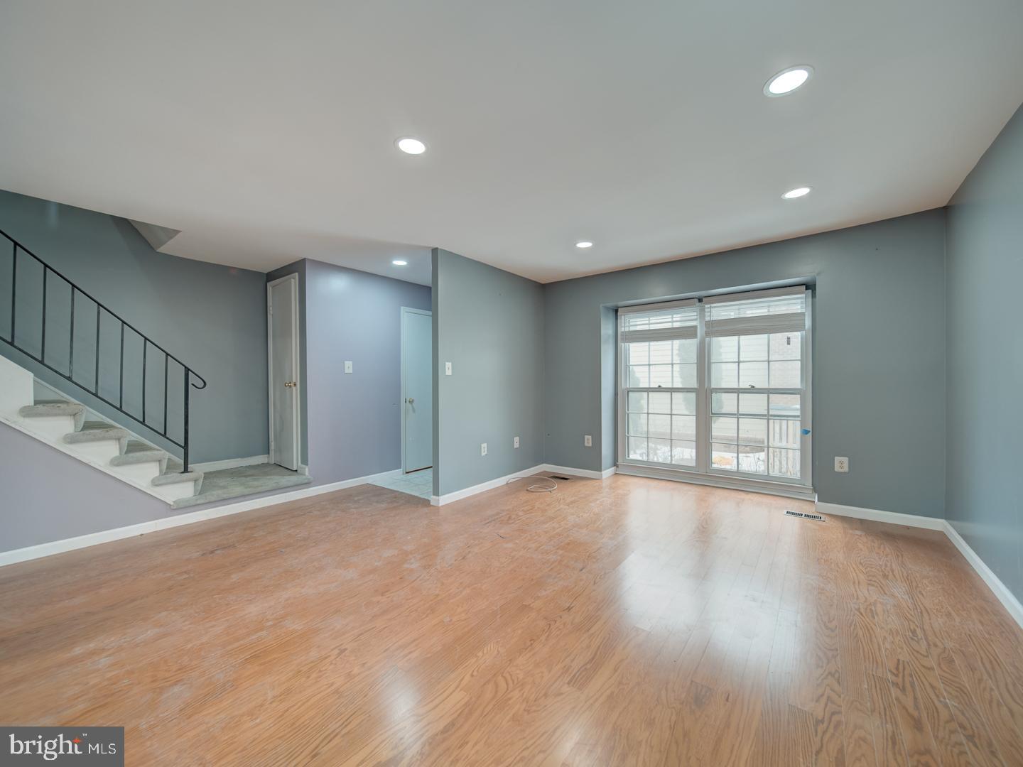 LAKEPOINTE - Residential