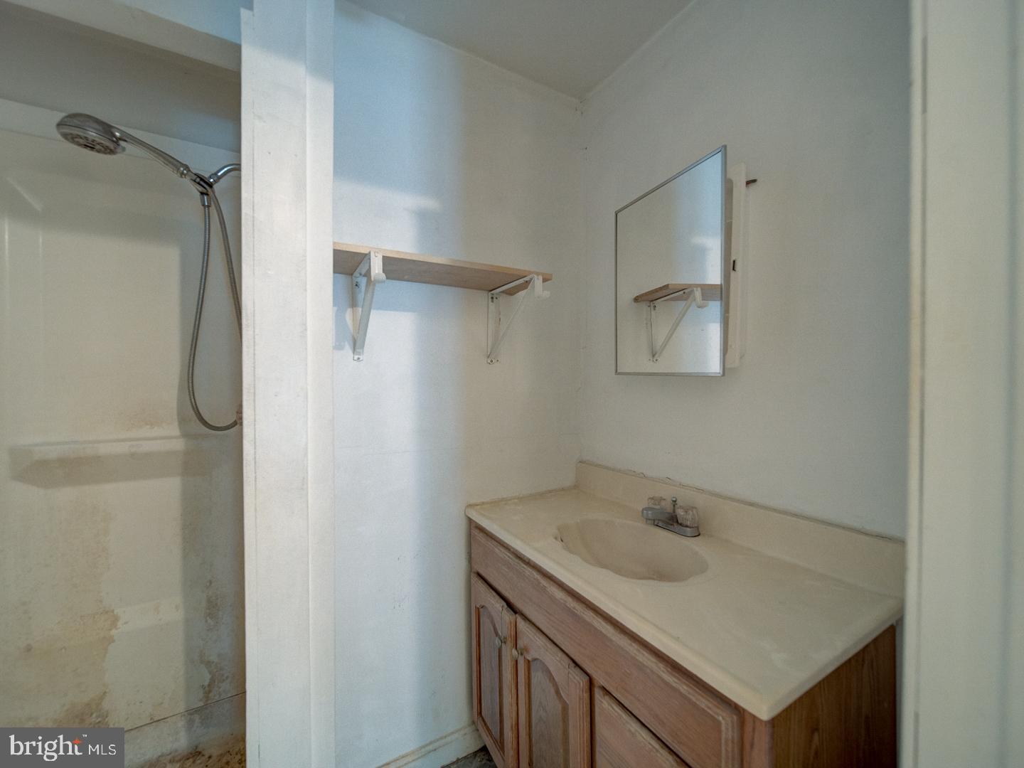 LAKEPOINTE - Residential