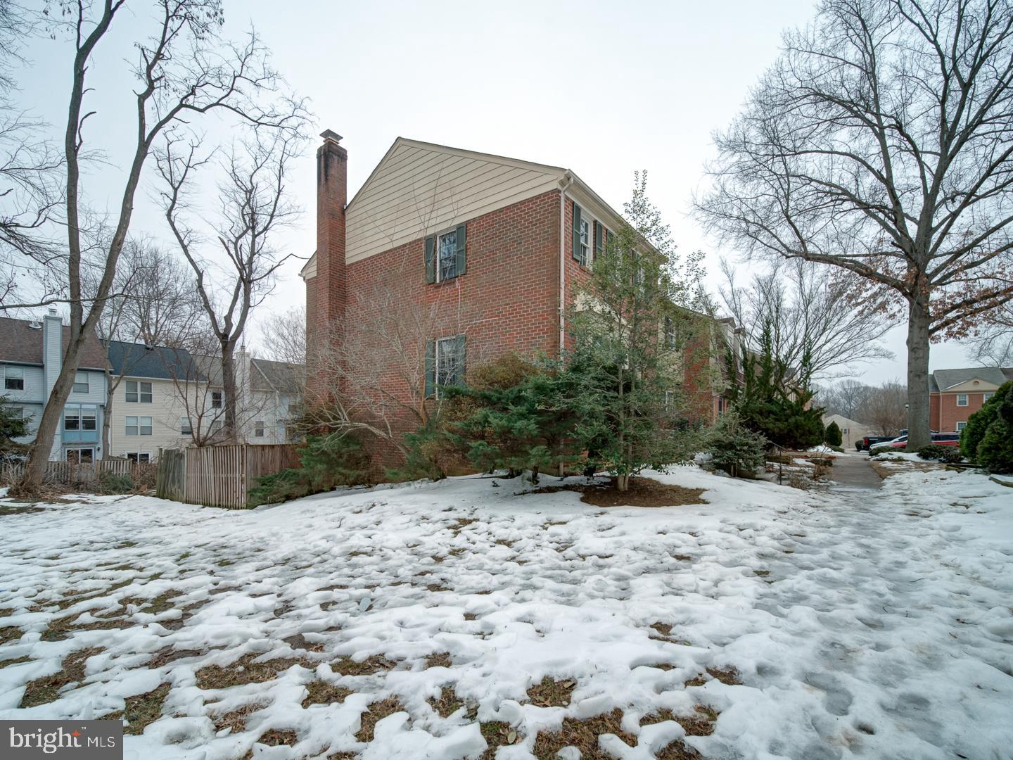 LAKEPOINTE - Residential