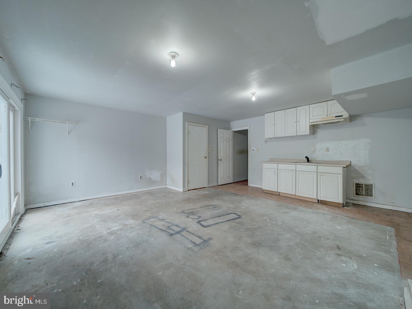 LAKEPOINTE - Residential