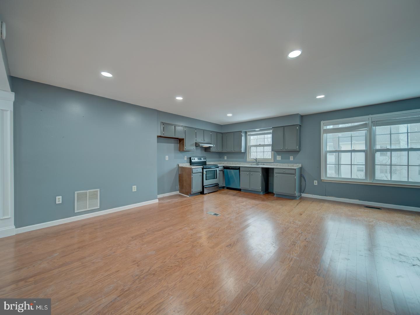 LAKEPOINTE - Residential