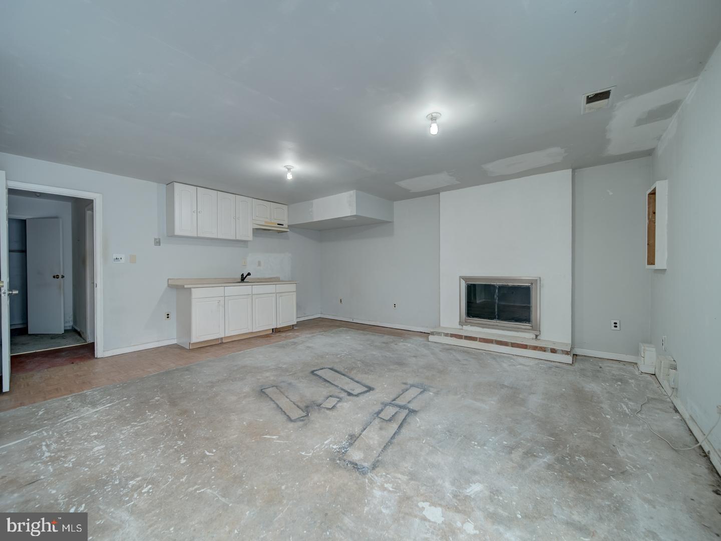 LAKEPOINTE - Residential