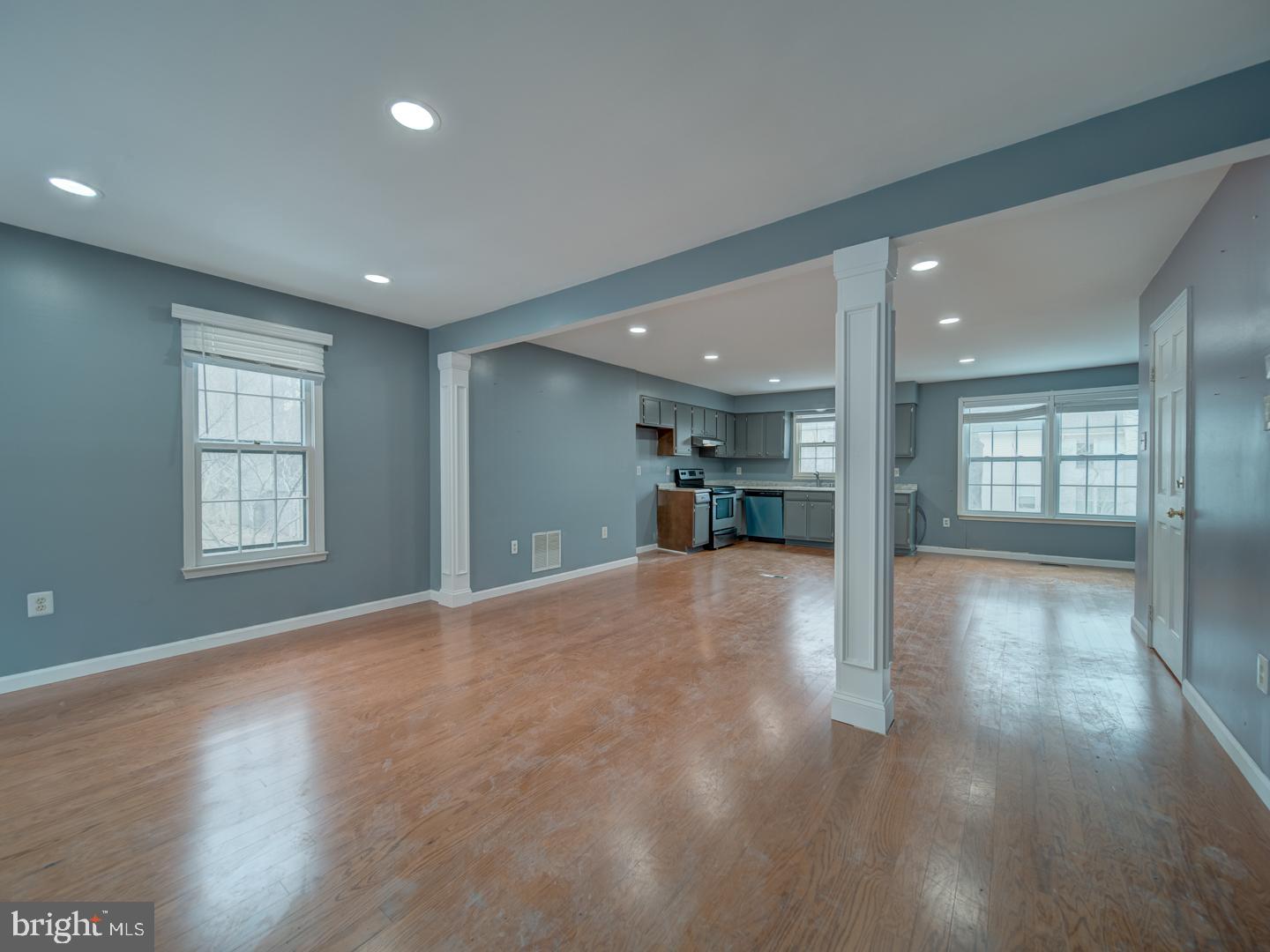 LAKEPOINTE - Residential