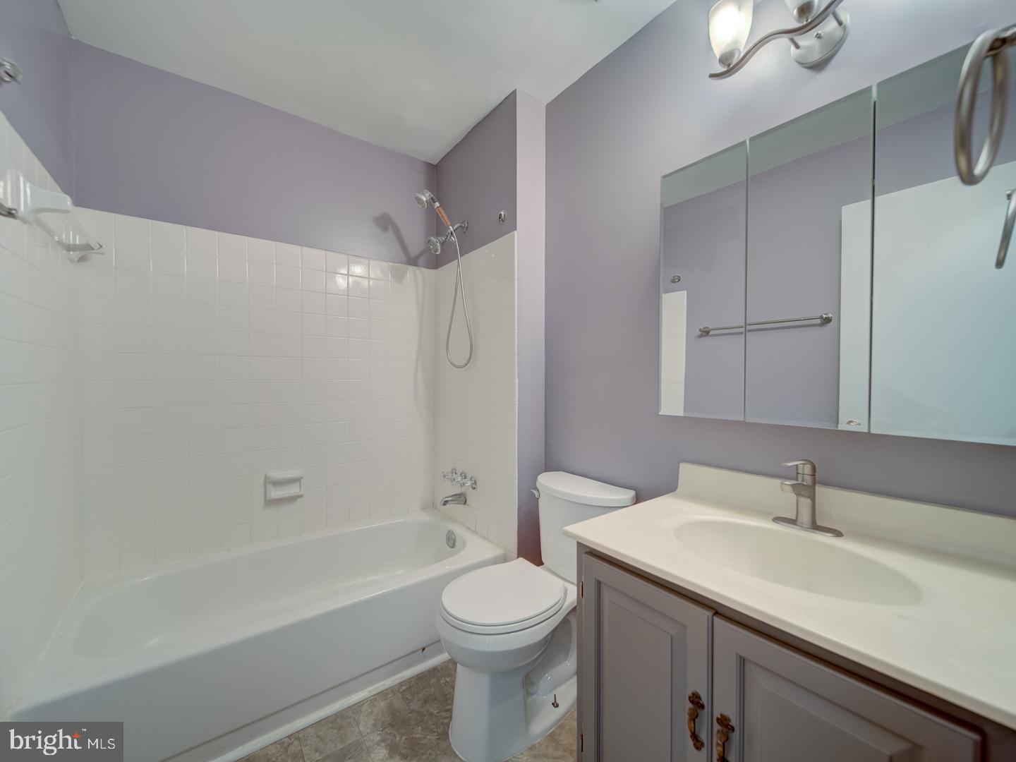 LAKEPOINTE - Residential