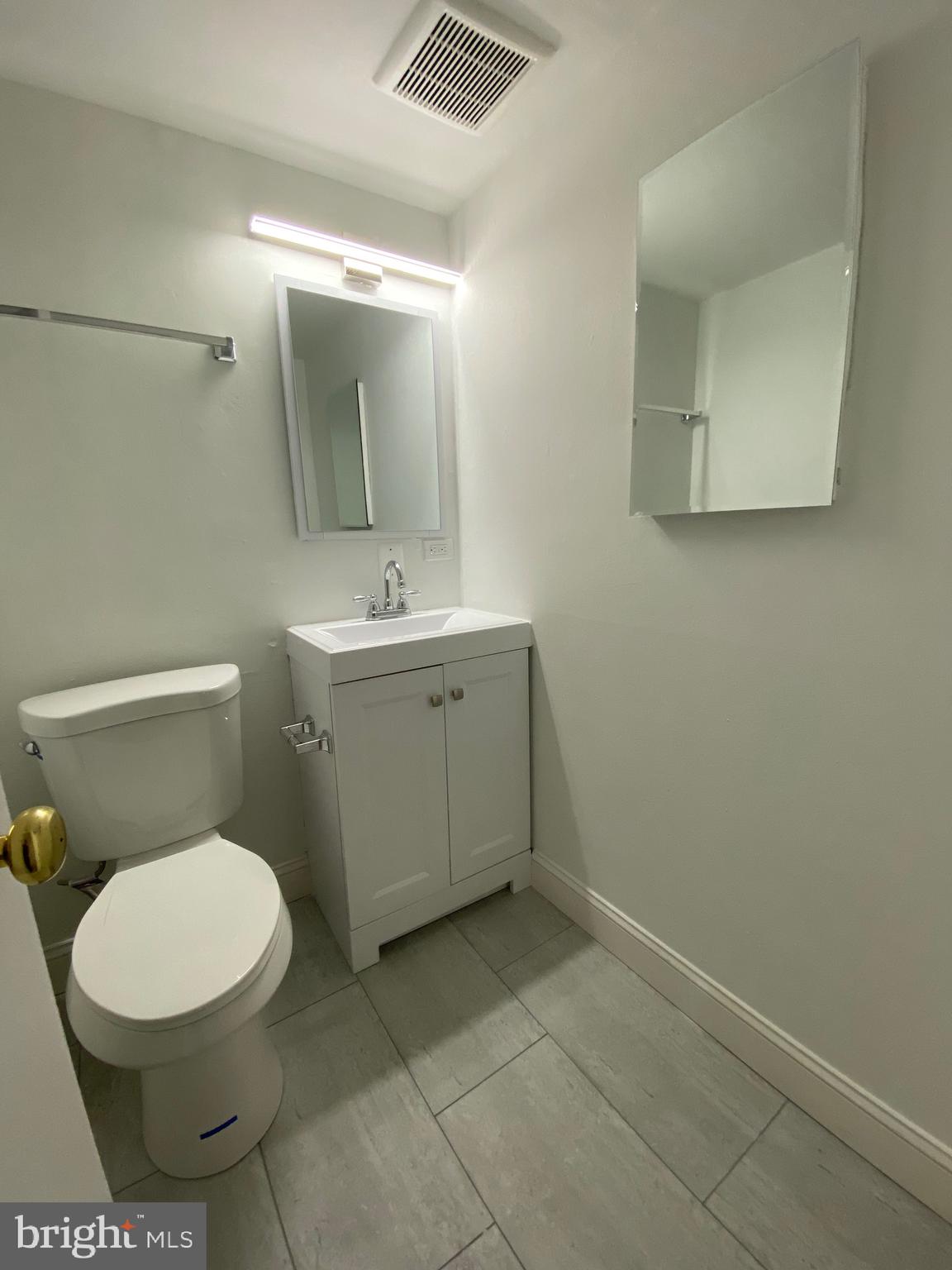 YORKTOWNE SQUARE - Residential Lease