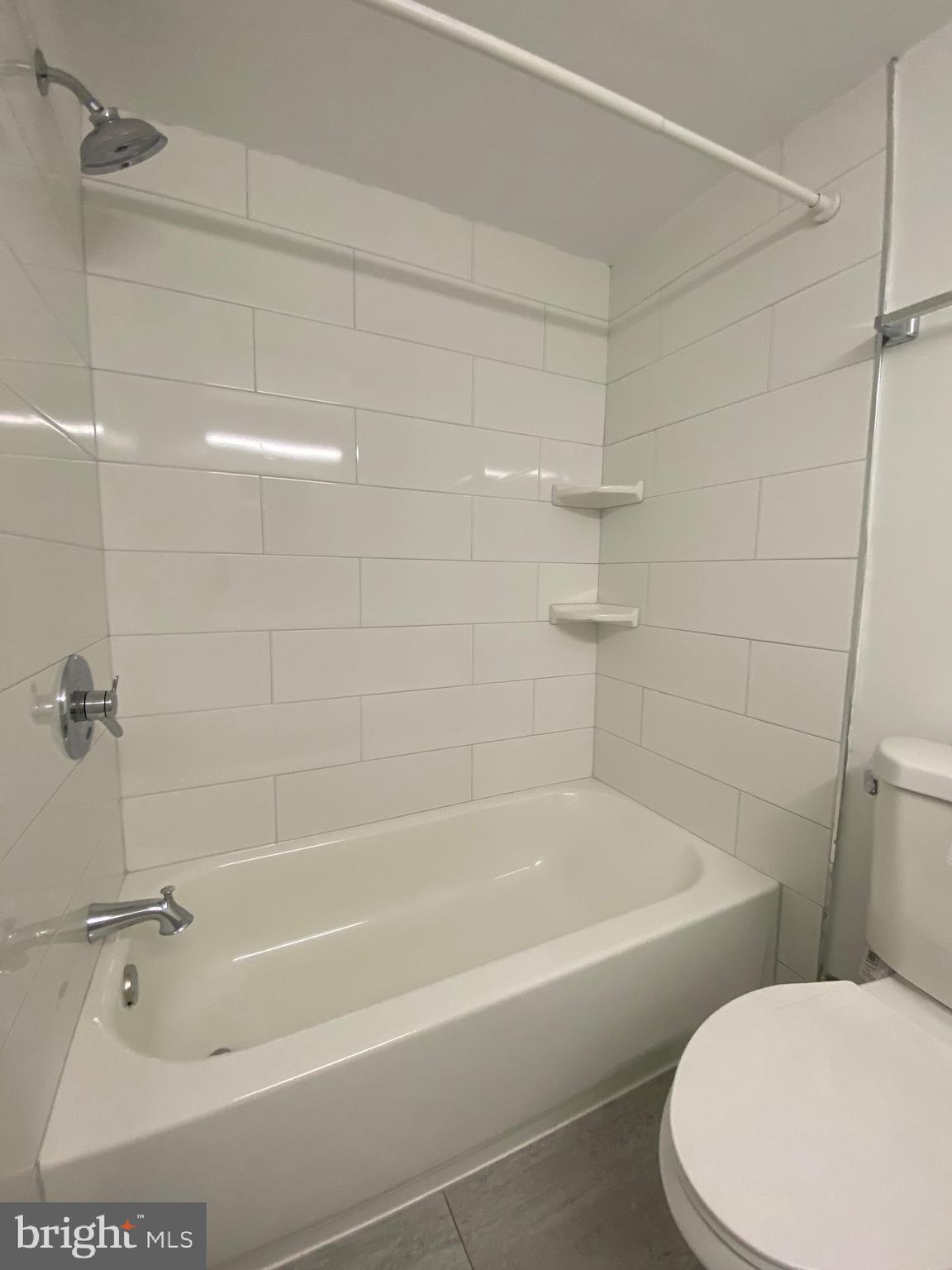 YORKTOWNE SQUARE - Residential Lease