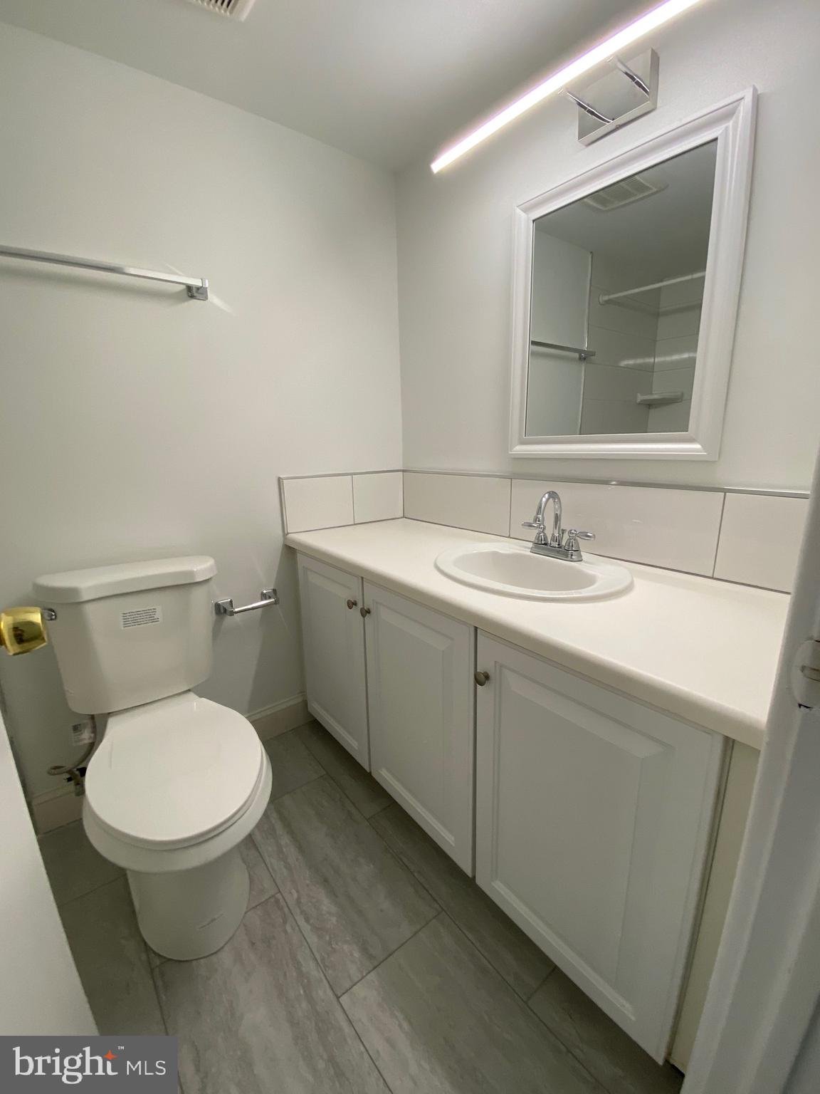 YORKTOWNE SQUARE - Residential Lease