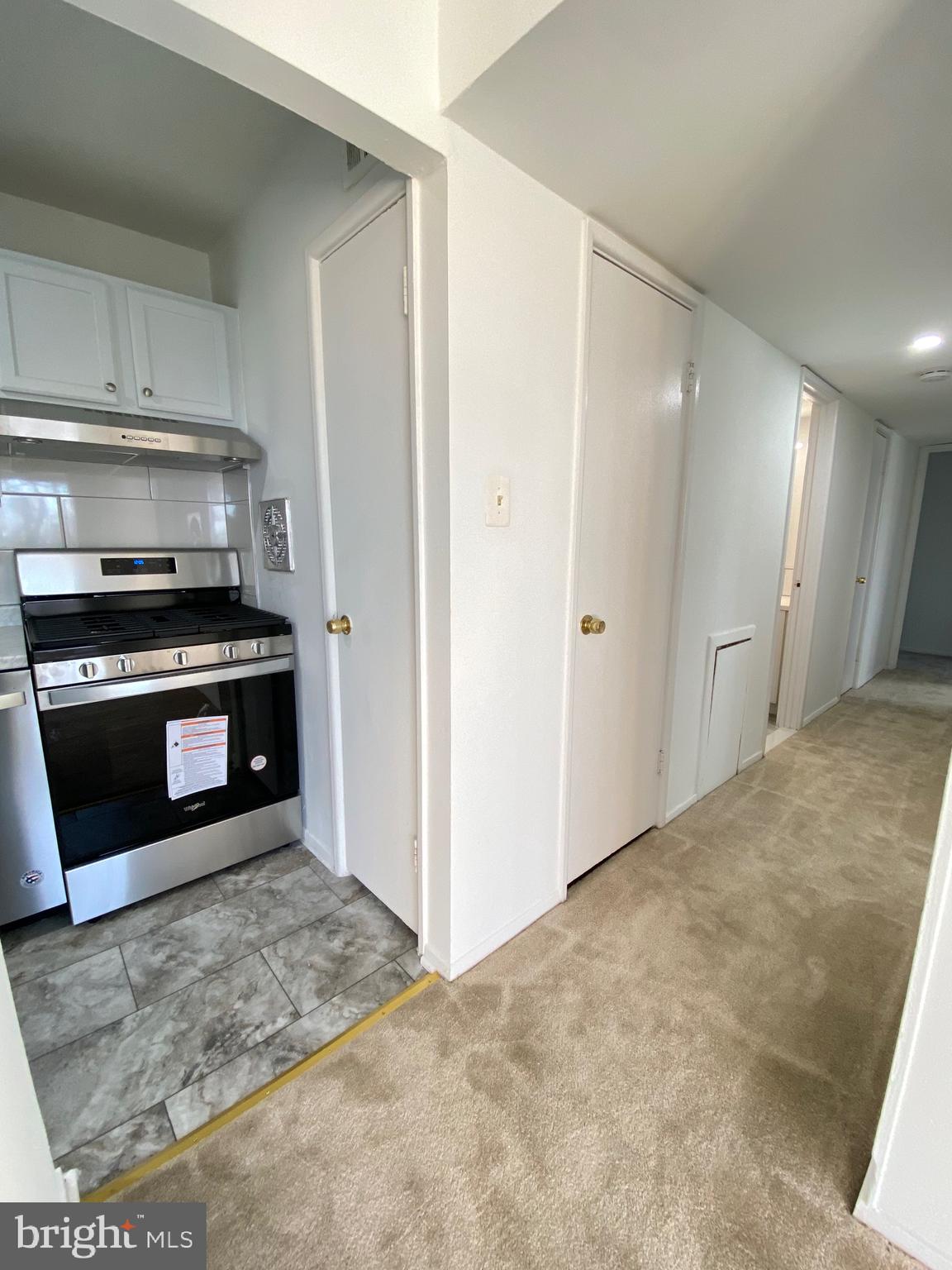 YORKTOWNE SQUARE - Residential Lease