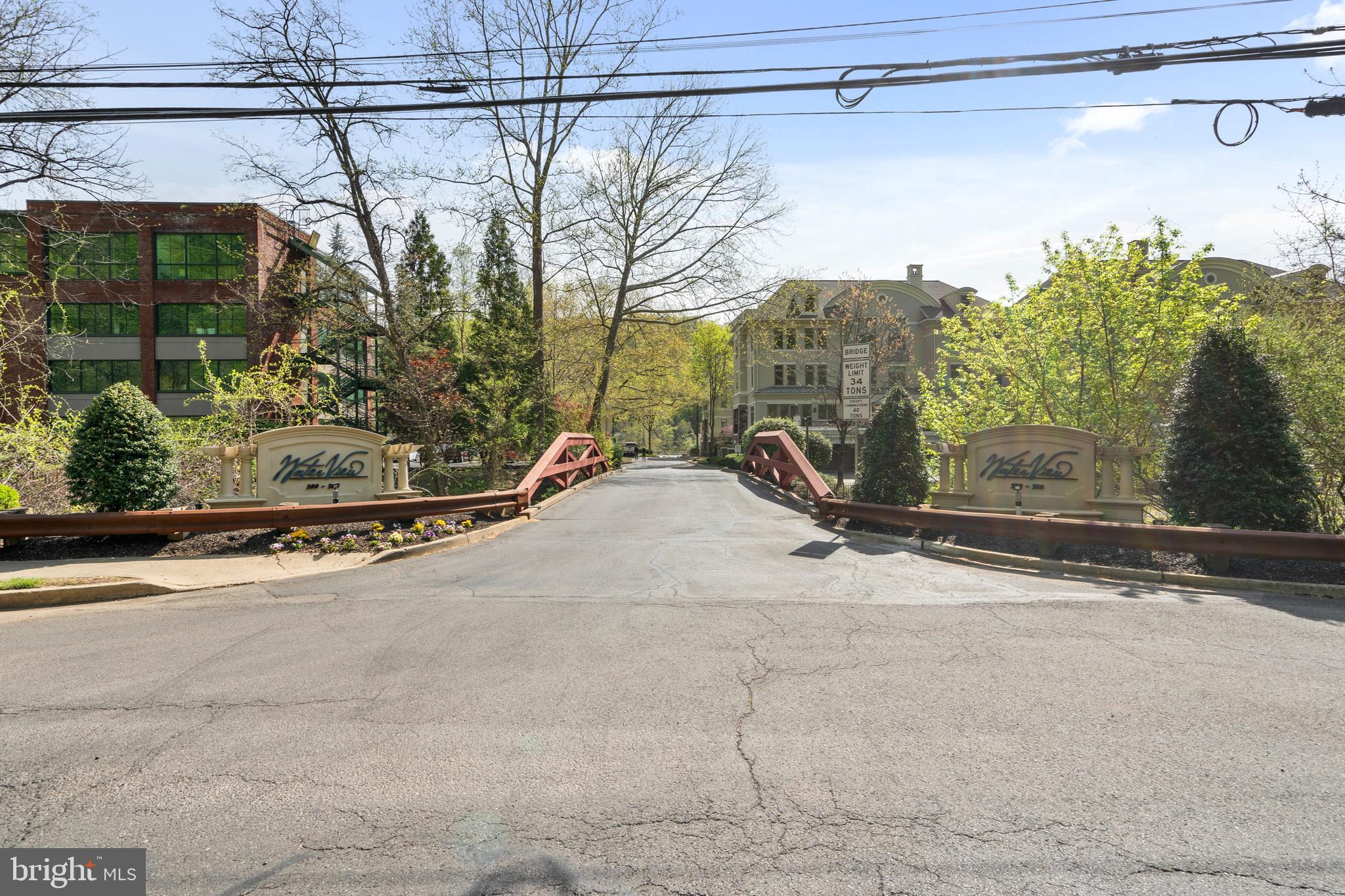 527 WATERVIEW PLACE