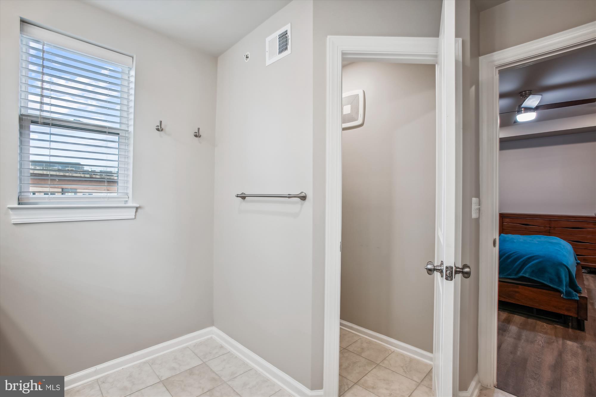 HUNTINGTON CROSSING - Residential