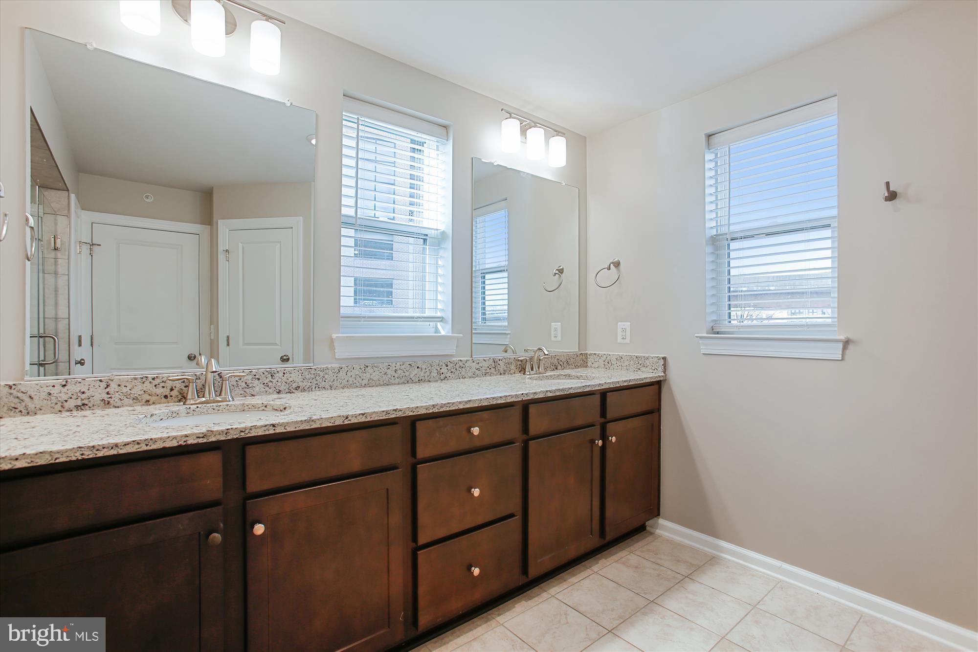 HUNTINGTON CROSSING - Residential