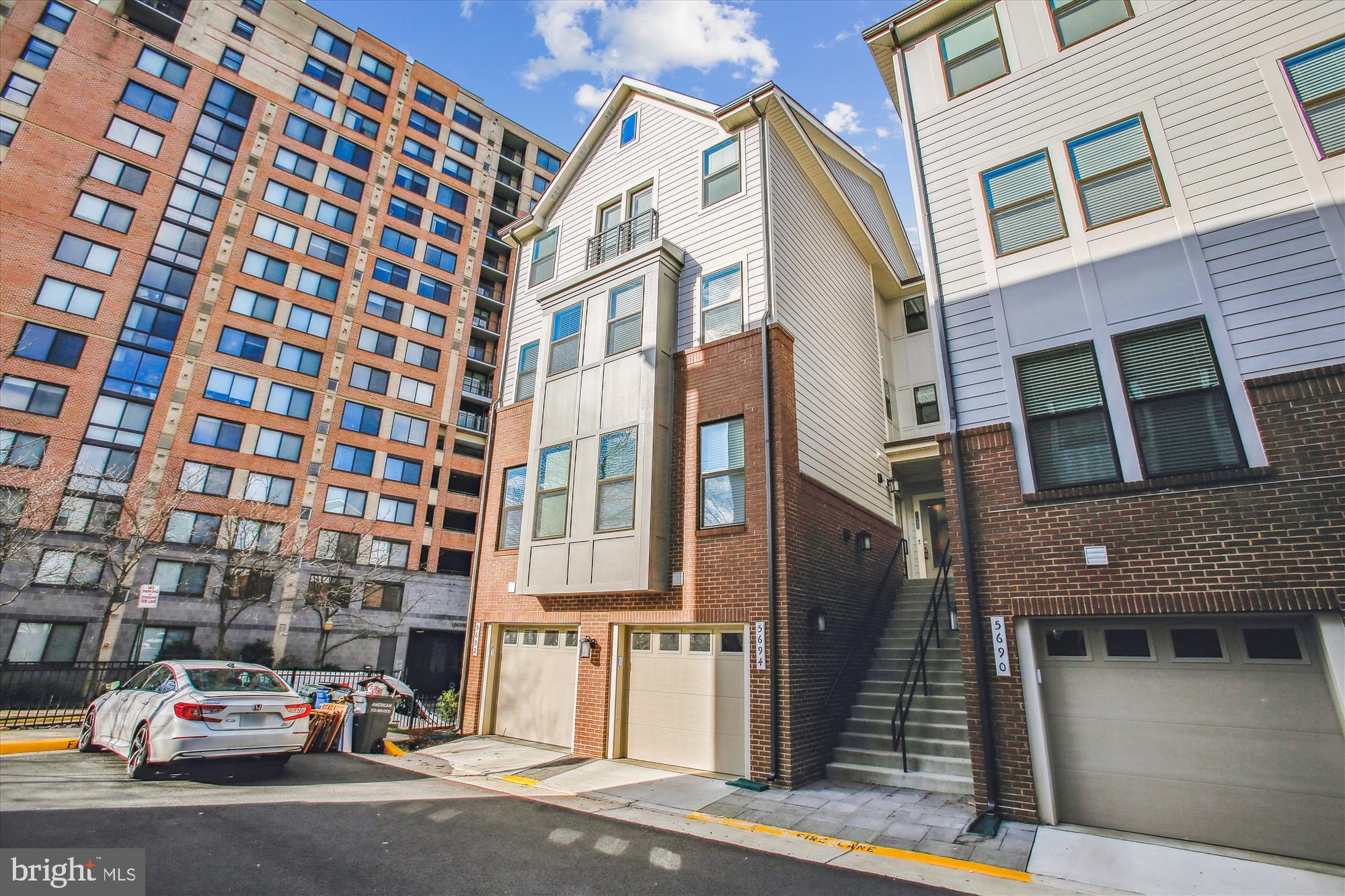 HUNTINGTON CROSSING - Residential