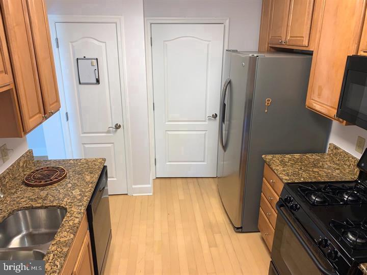 502 W BROAD STREET 305