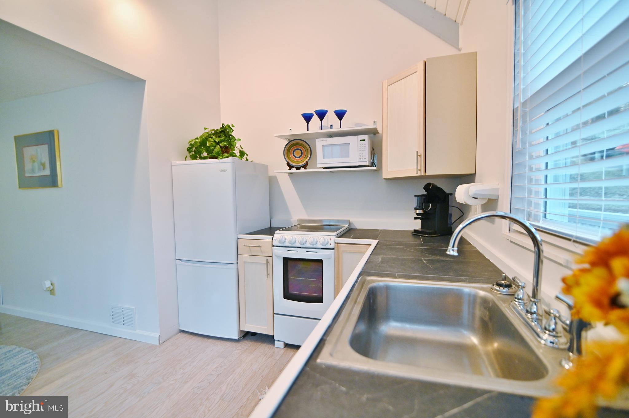 LAKEVIEW PEDESTAL HOMES - Residential