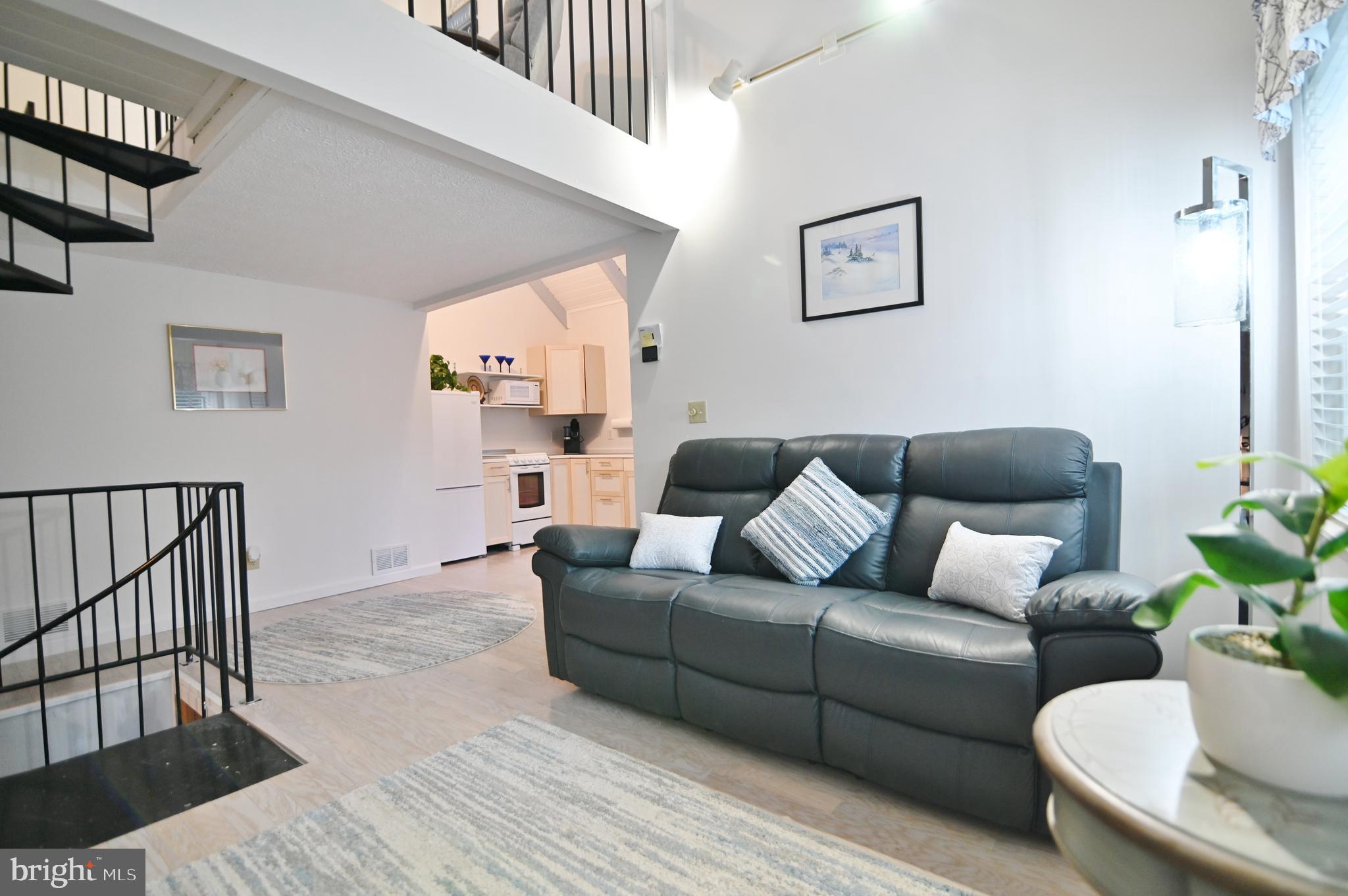 LAKEVIEW PEDESTAL HOMES - Residential