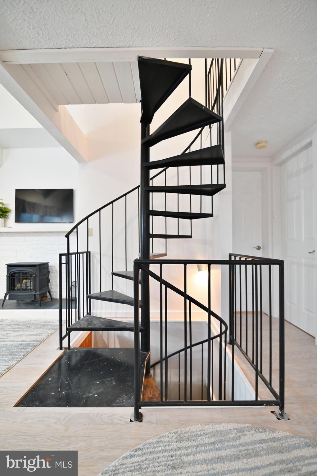 LAKEVIEW PEDESTAL HOMES - Residential