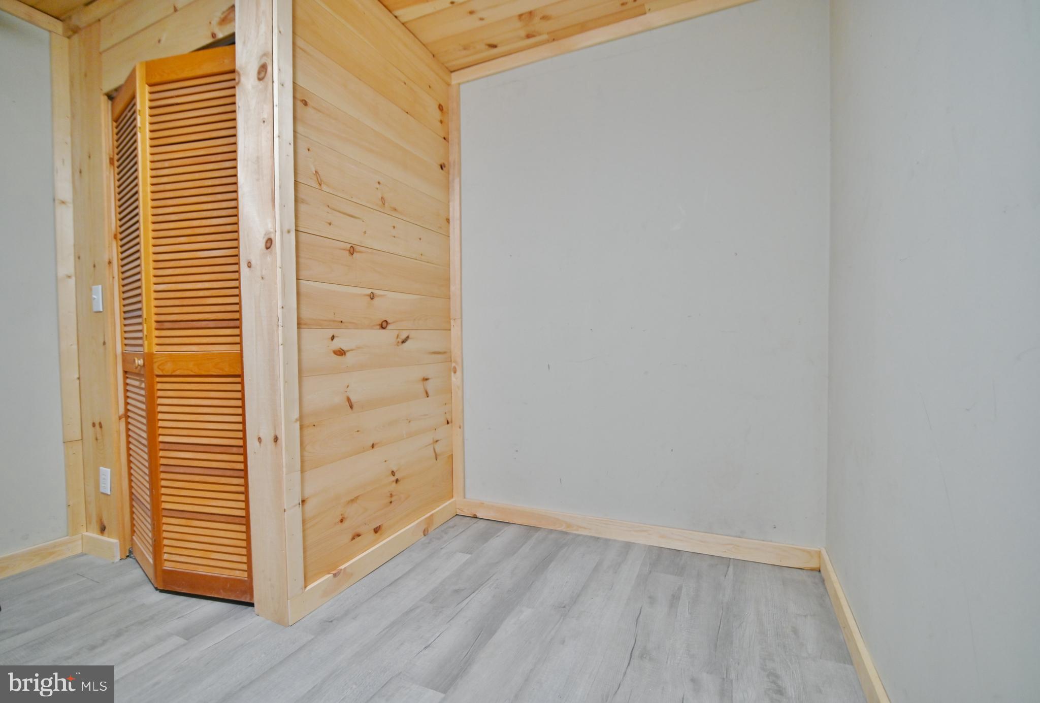 LAKEVIEW PEDESTAL HOMES - Residential