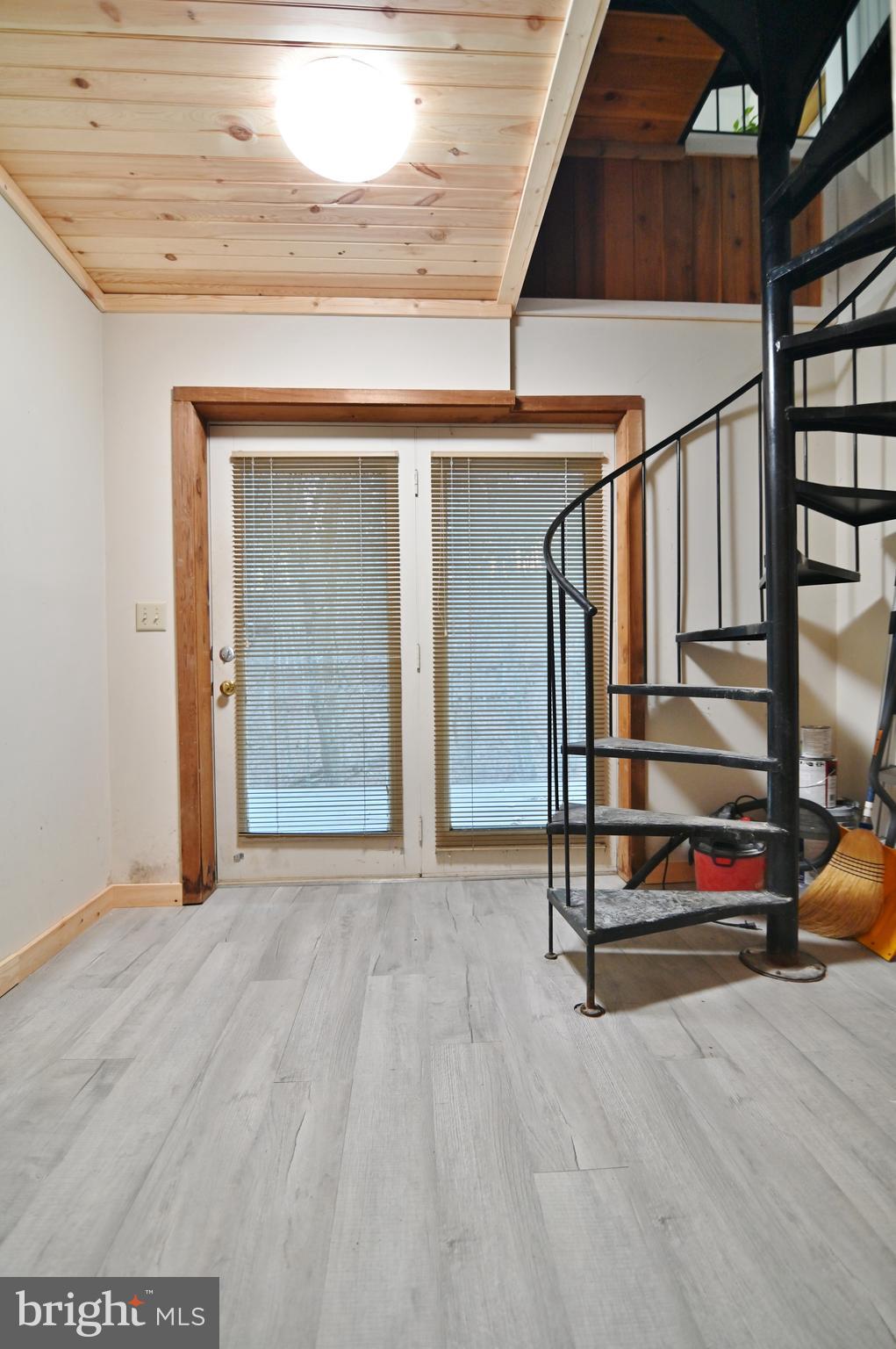 LAKEVIEW PEDESTAL HOMES - Residential