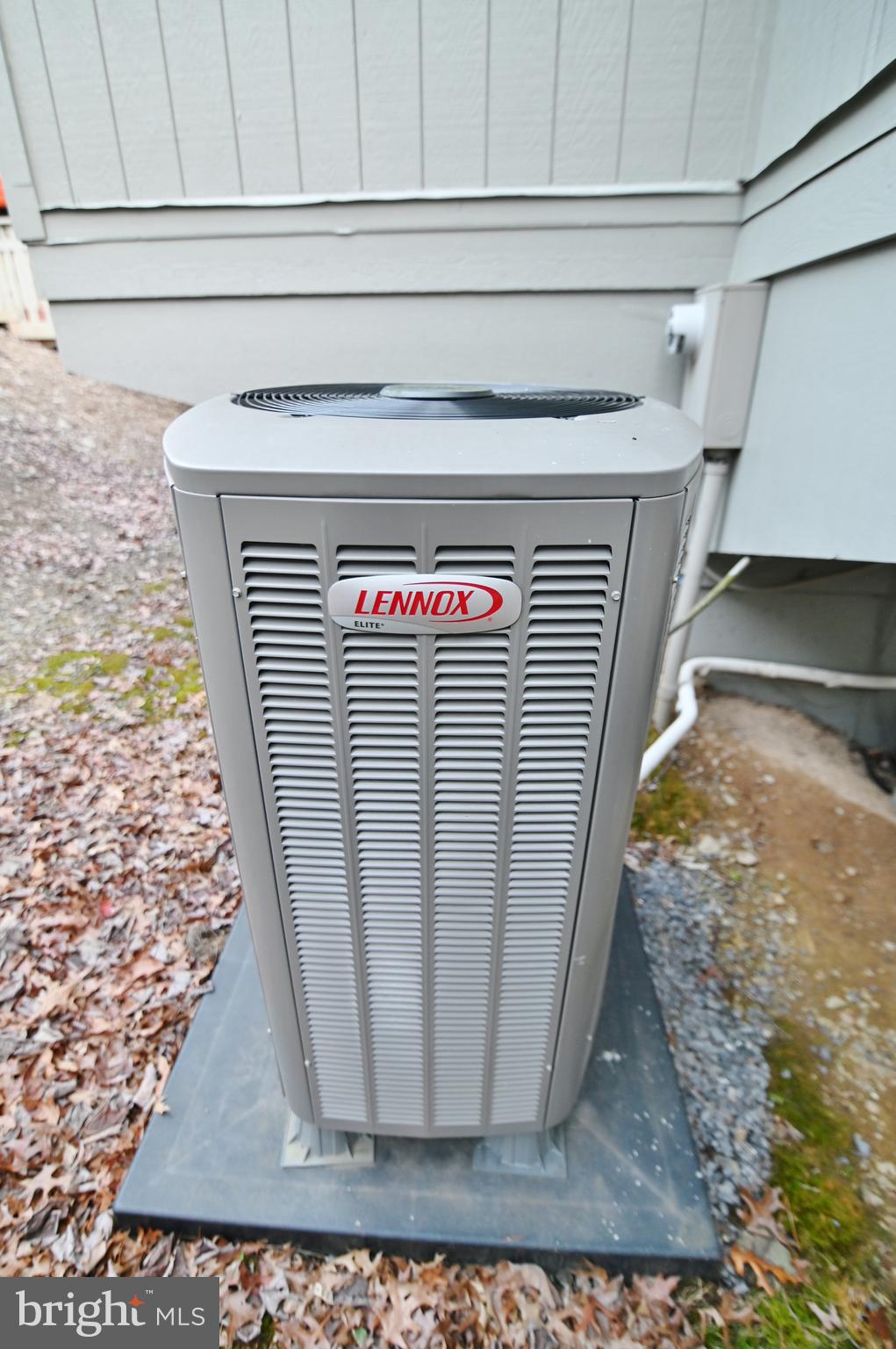 LAKEVIEW PEDESTAL HOMES - Residential