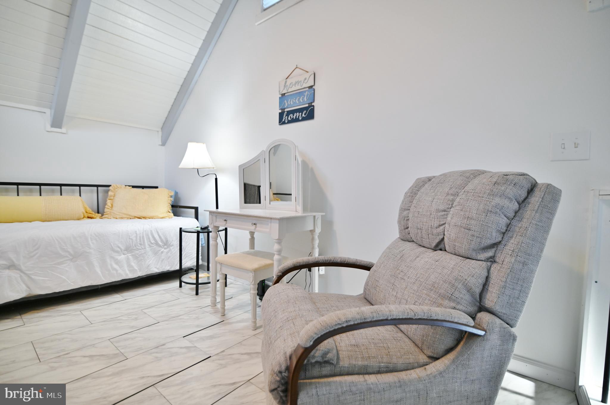 LAKEVIEW PEDESTAL HOMES - Residential