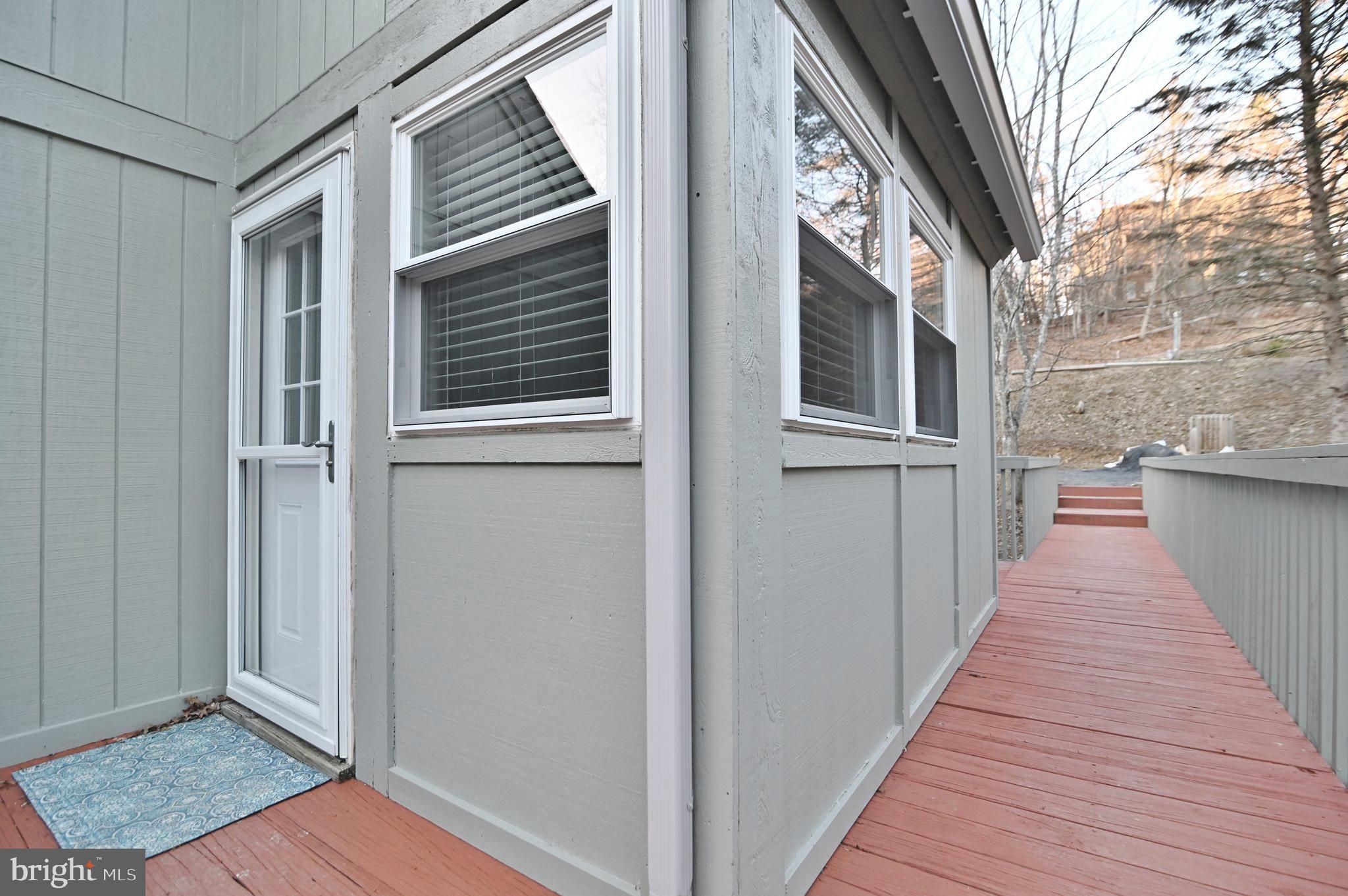 LAKEVIEW PEDESTAL HOMES - Residential