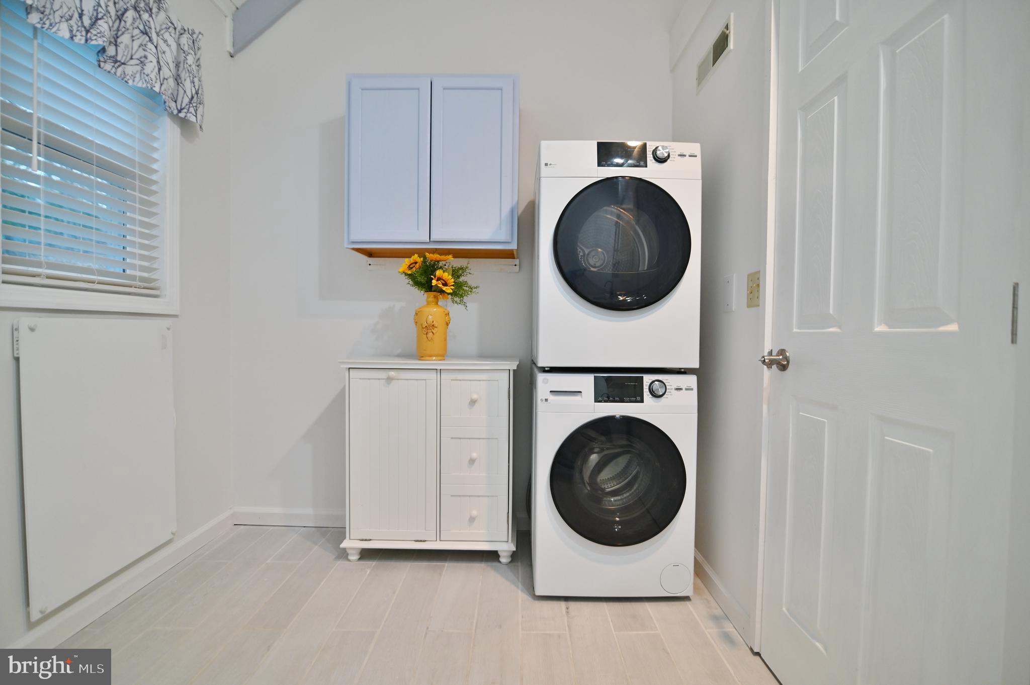 LAKEVIEW PEDESTAL HOMES - Residential