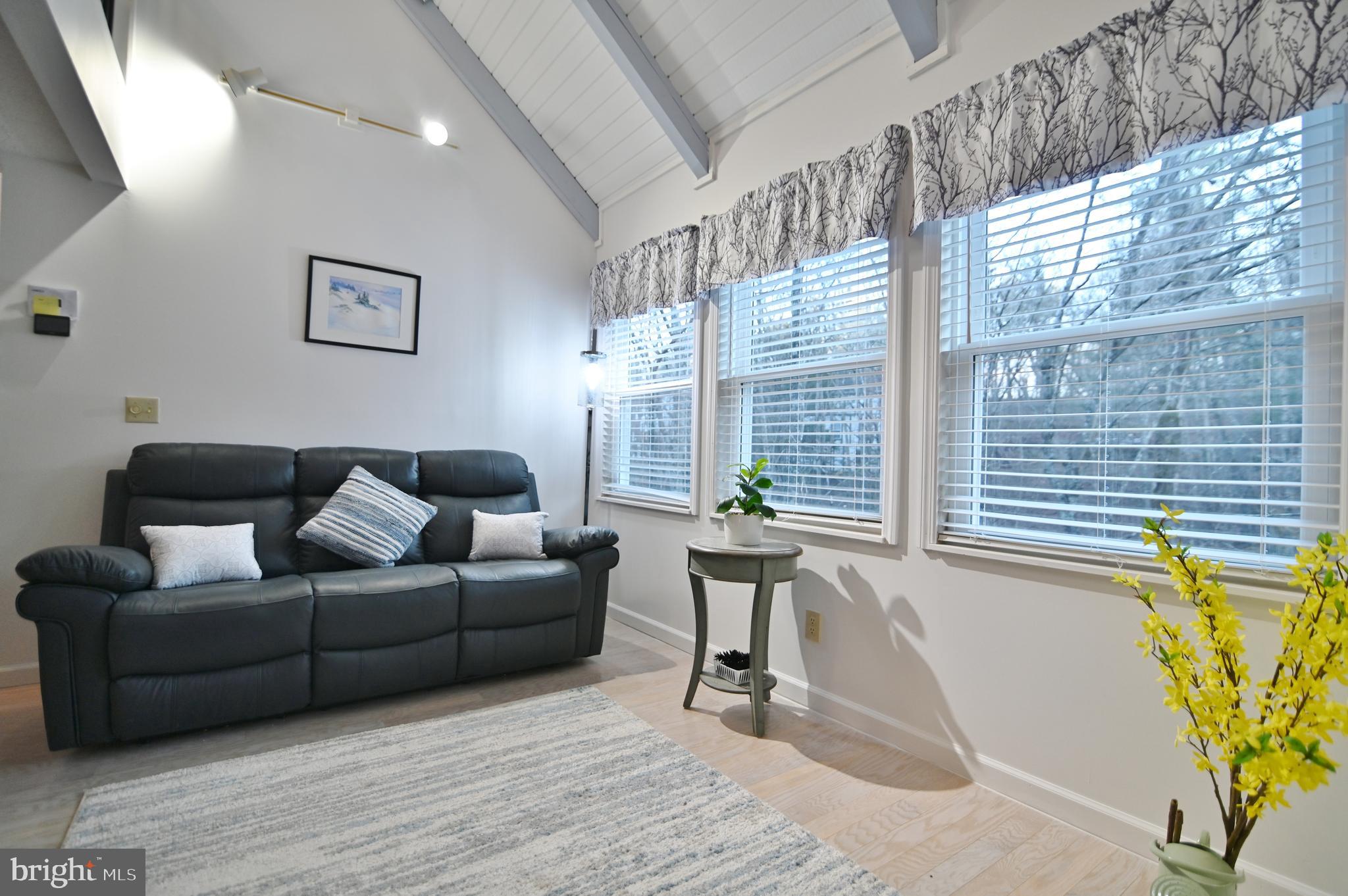 LAKEVIEW PEDESTAL HOMES - Residential