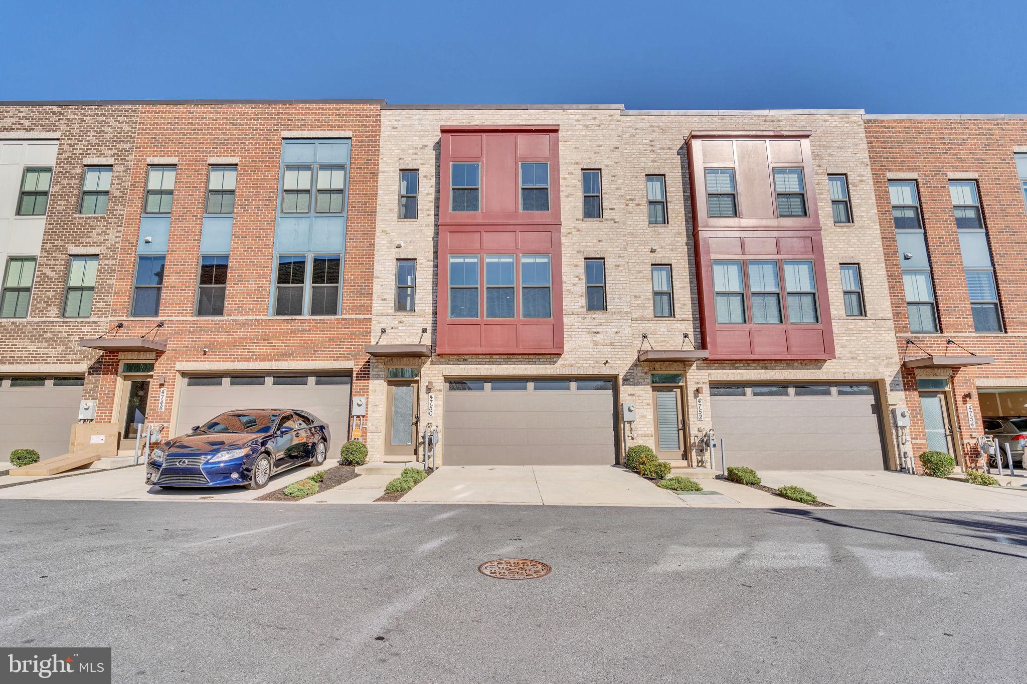 VILLAGE OF TOWNE SQUARE - Residential