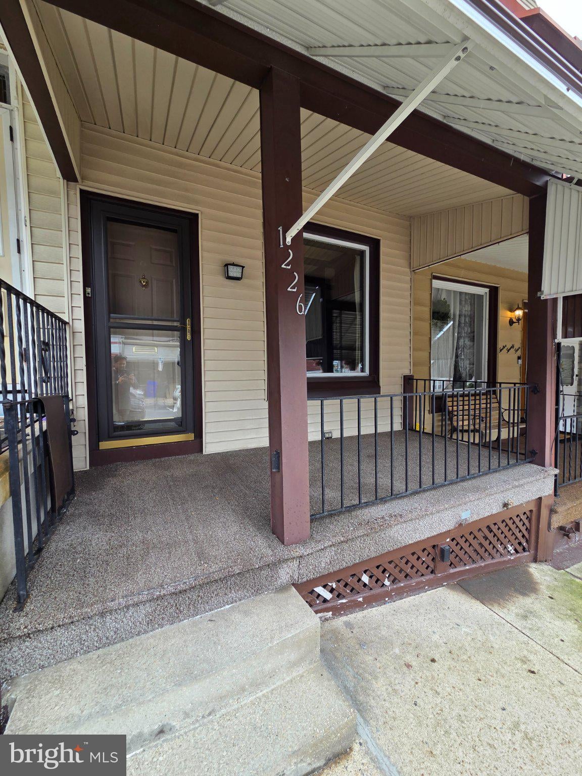 1226 DOUGLASS STREET