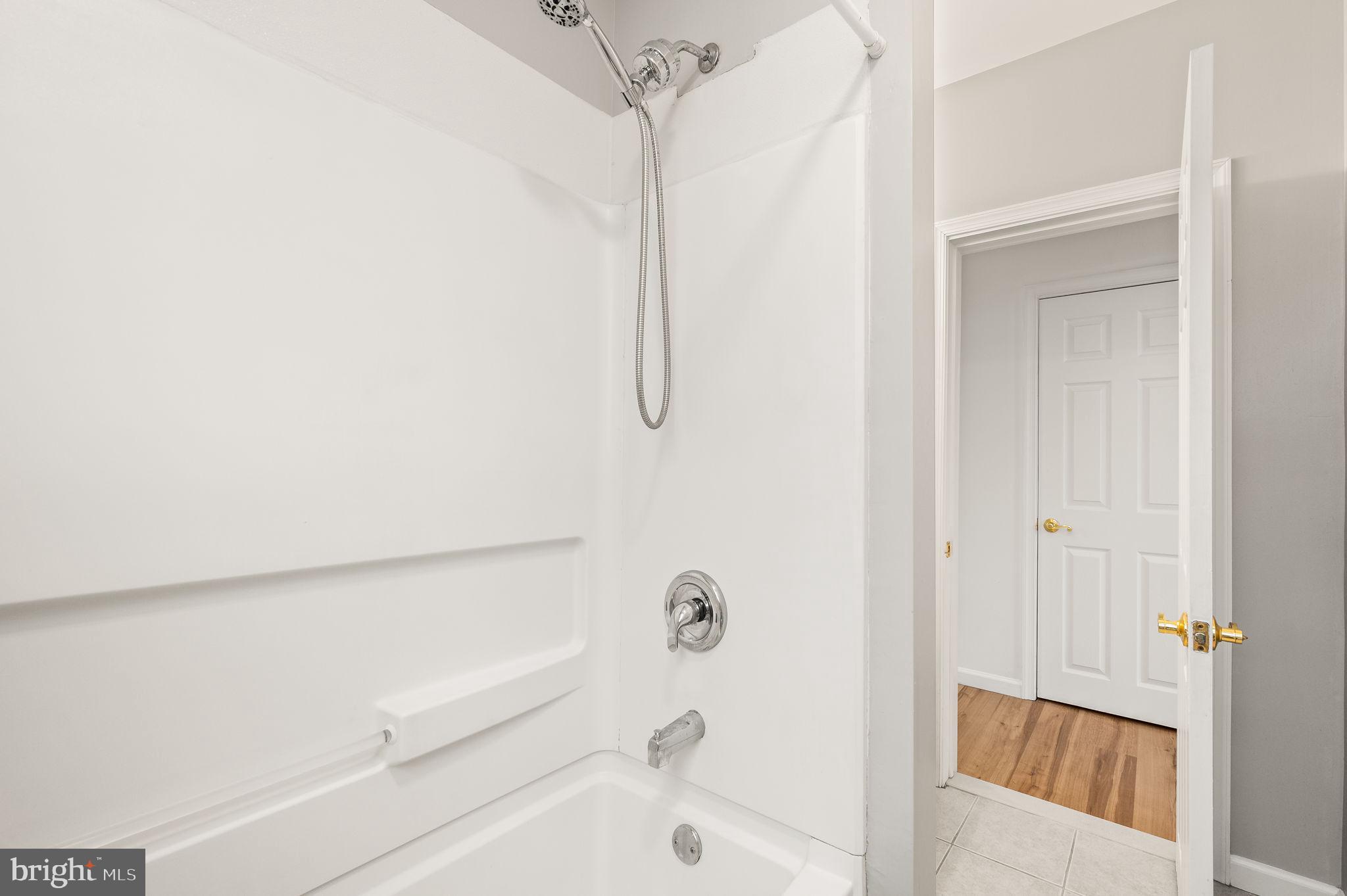 MANAYUNK - Residential Lease