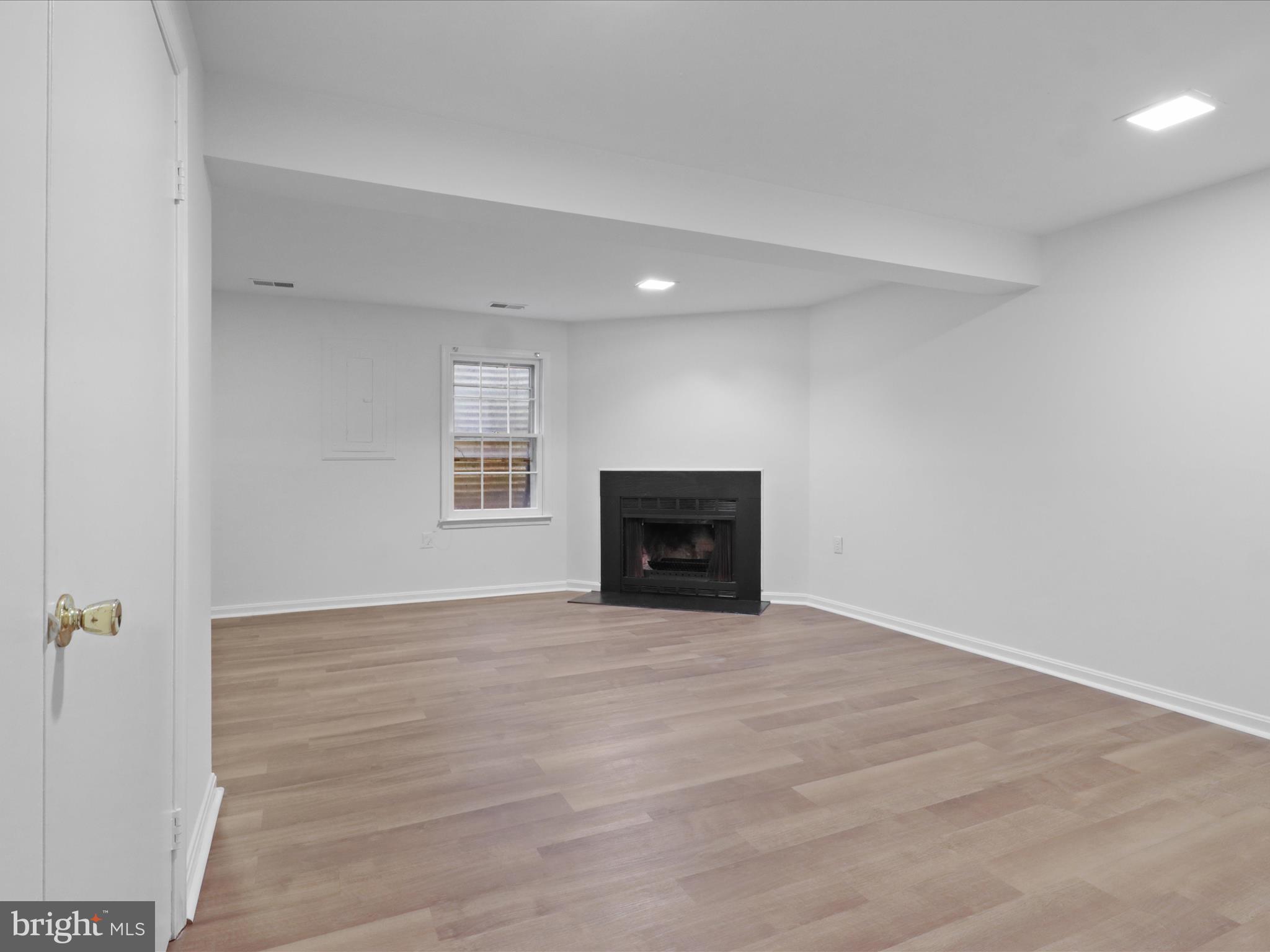 THE VILLAGE PARK - Residential Lease