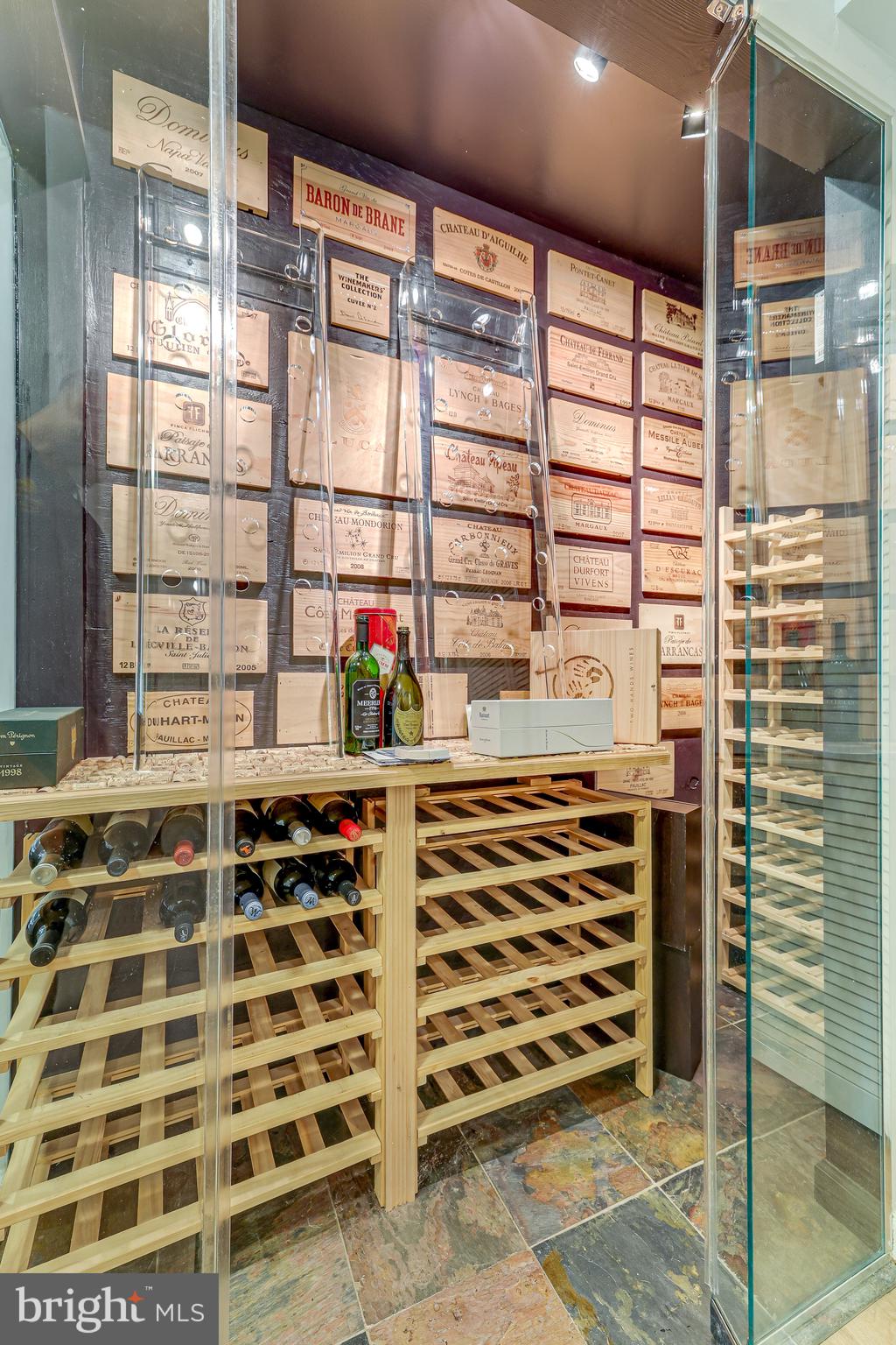 CHAIN BRIDGE WOODS - Residential