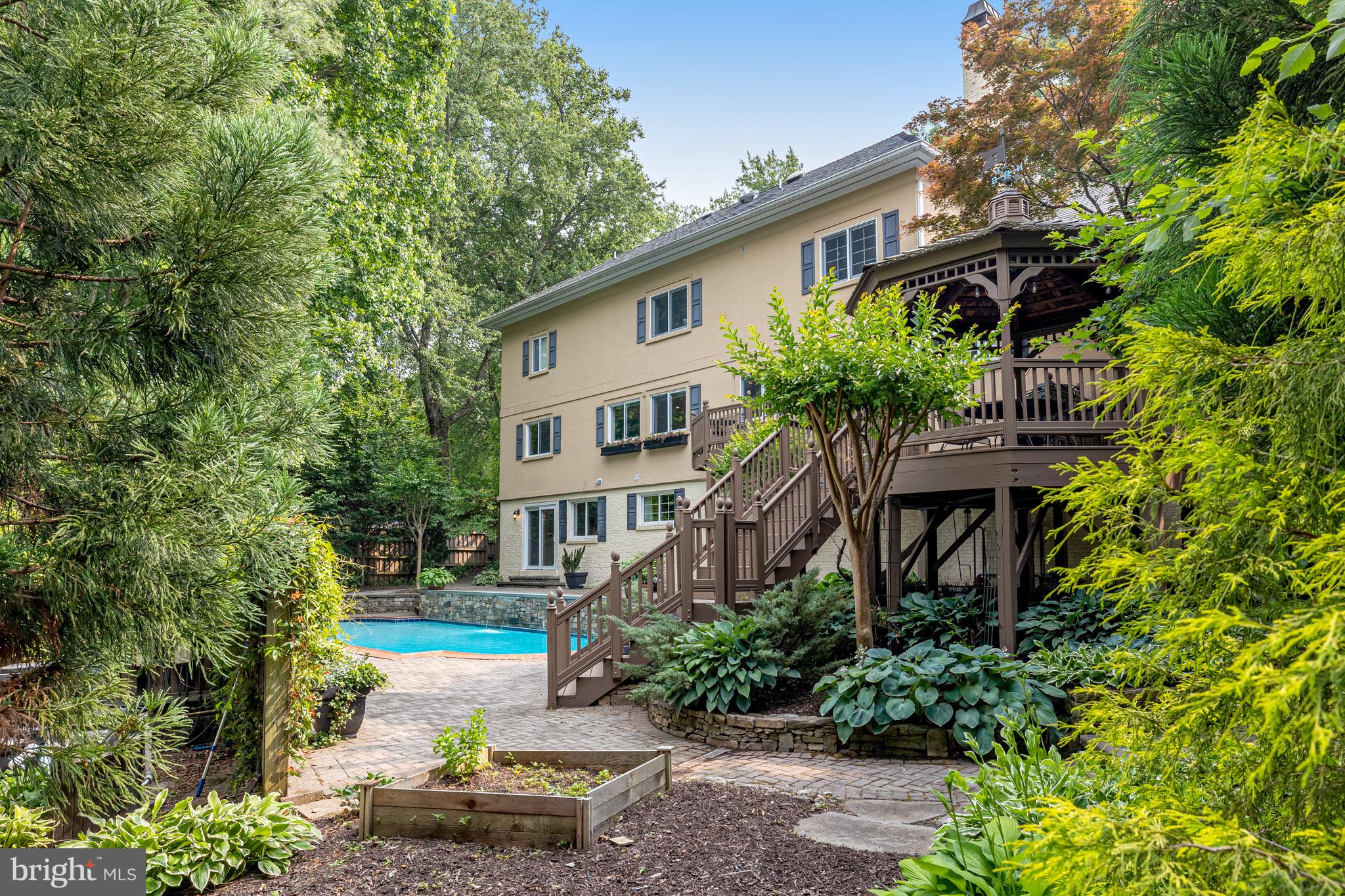 CHAIN BRIDGE WOODS - Residential