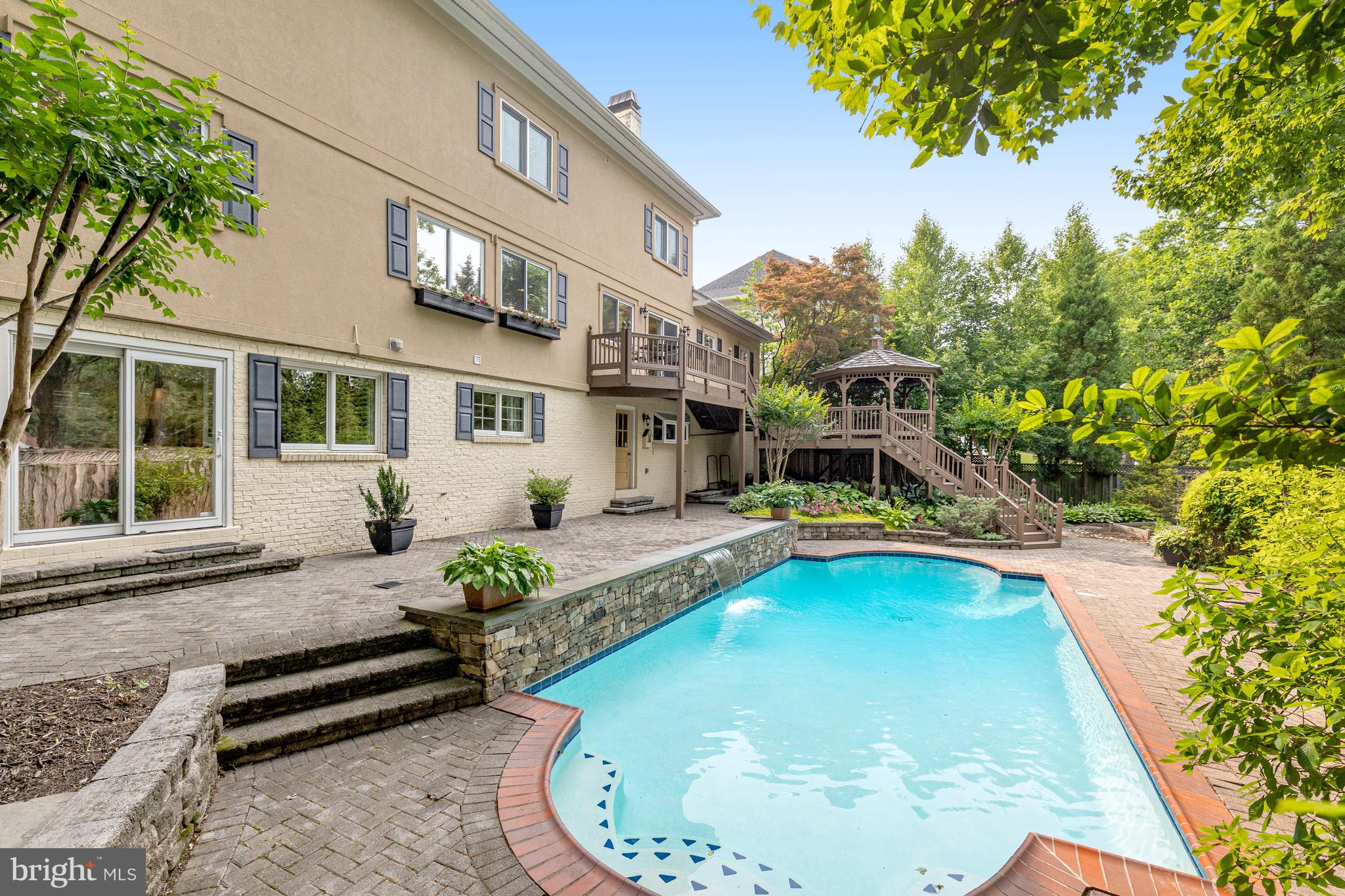 CHAIN BRIDGE WOODS - Residential