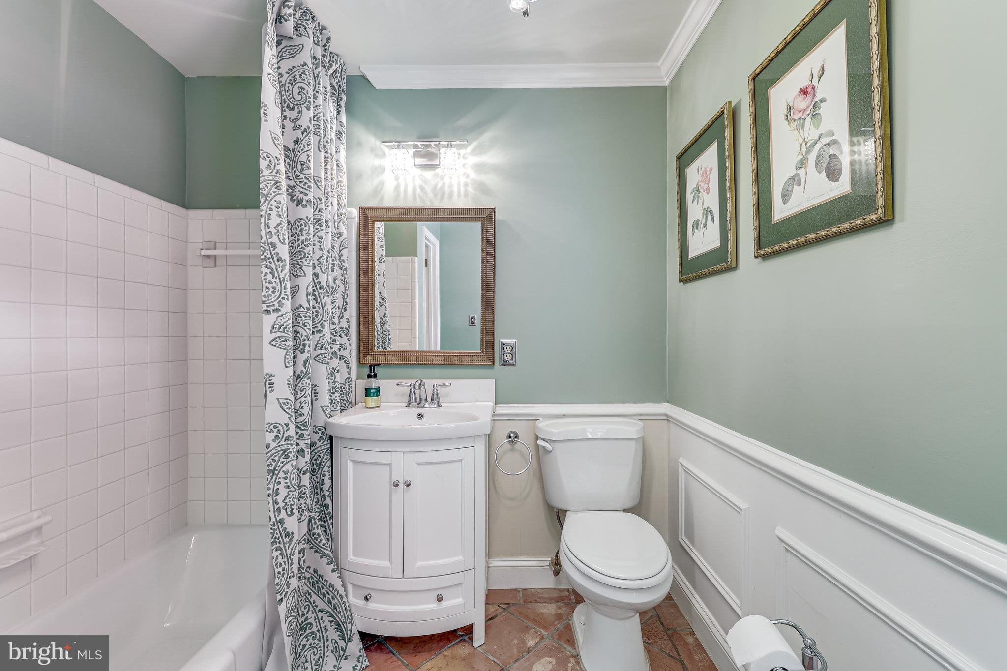 CHAIN BRIDGE WOODS - Residential