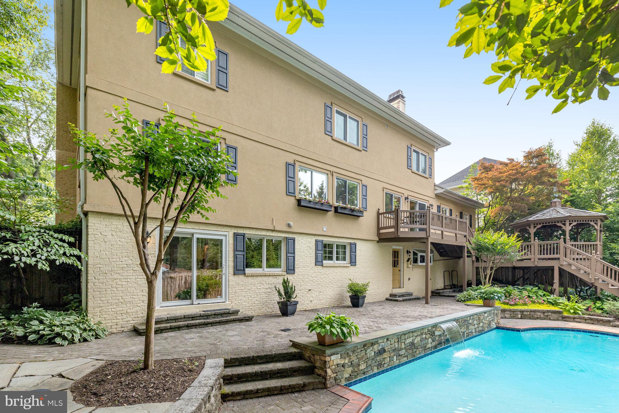 CHAIN BRIDGE WOODS - Residential