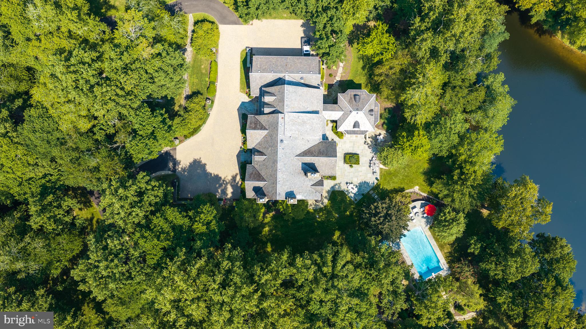 558 INNSBRUCK AVE