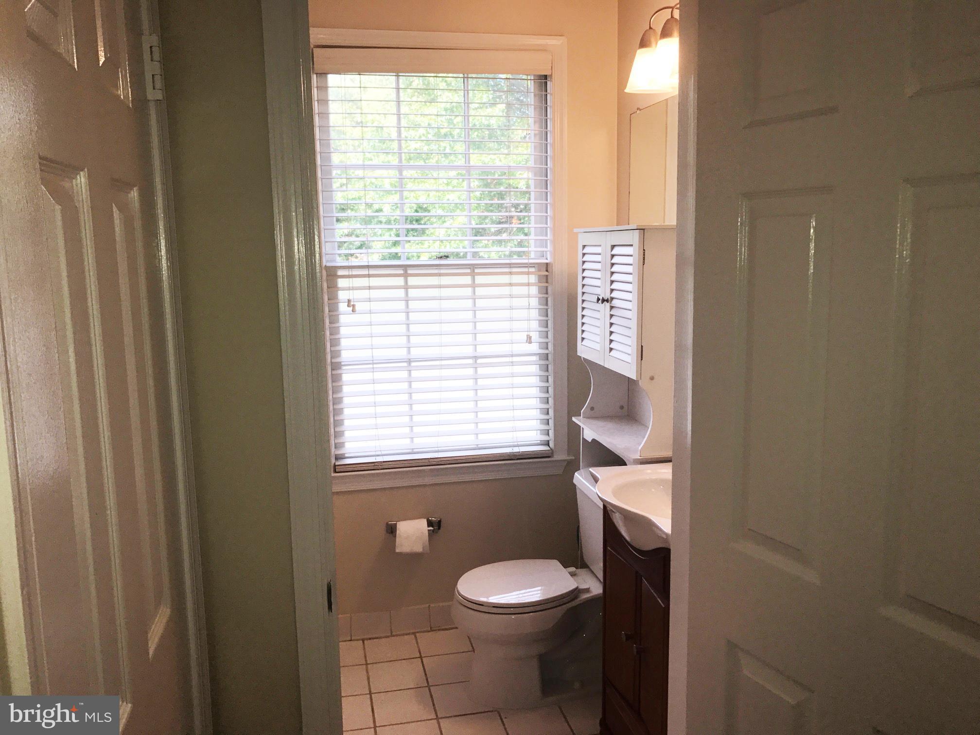 RIVERTON CONDOMINIUMS - Residential Lease