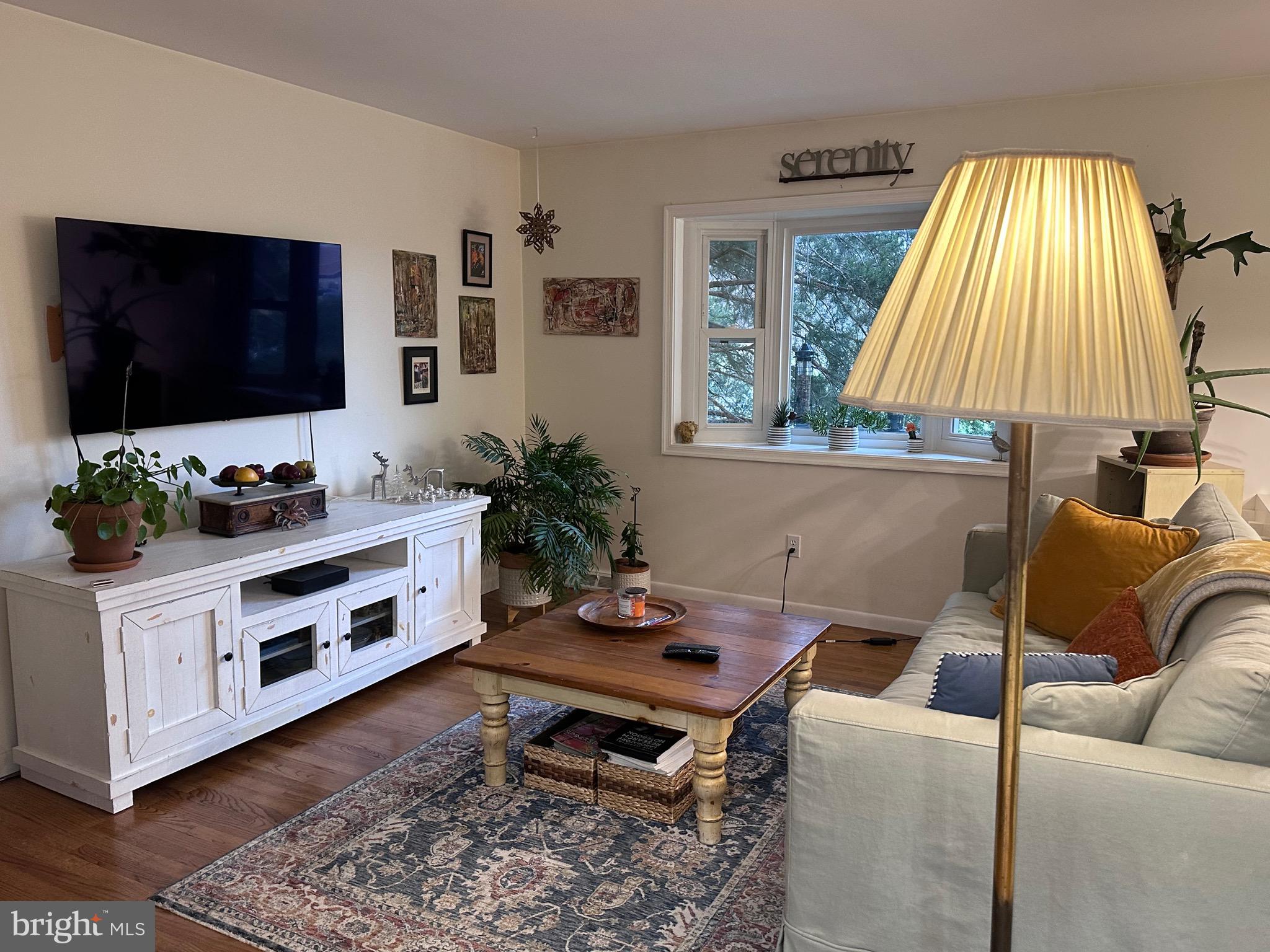 ROLLING KNOLLS - Residential