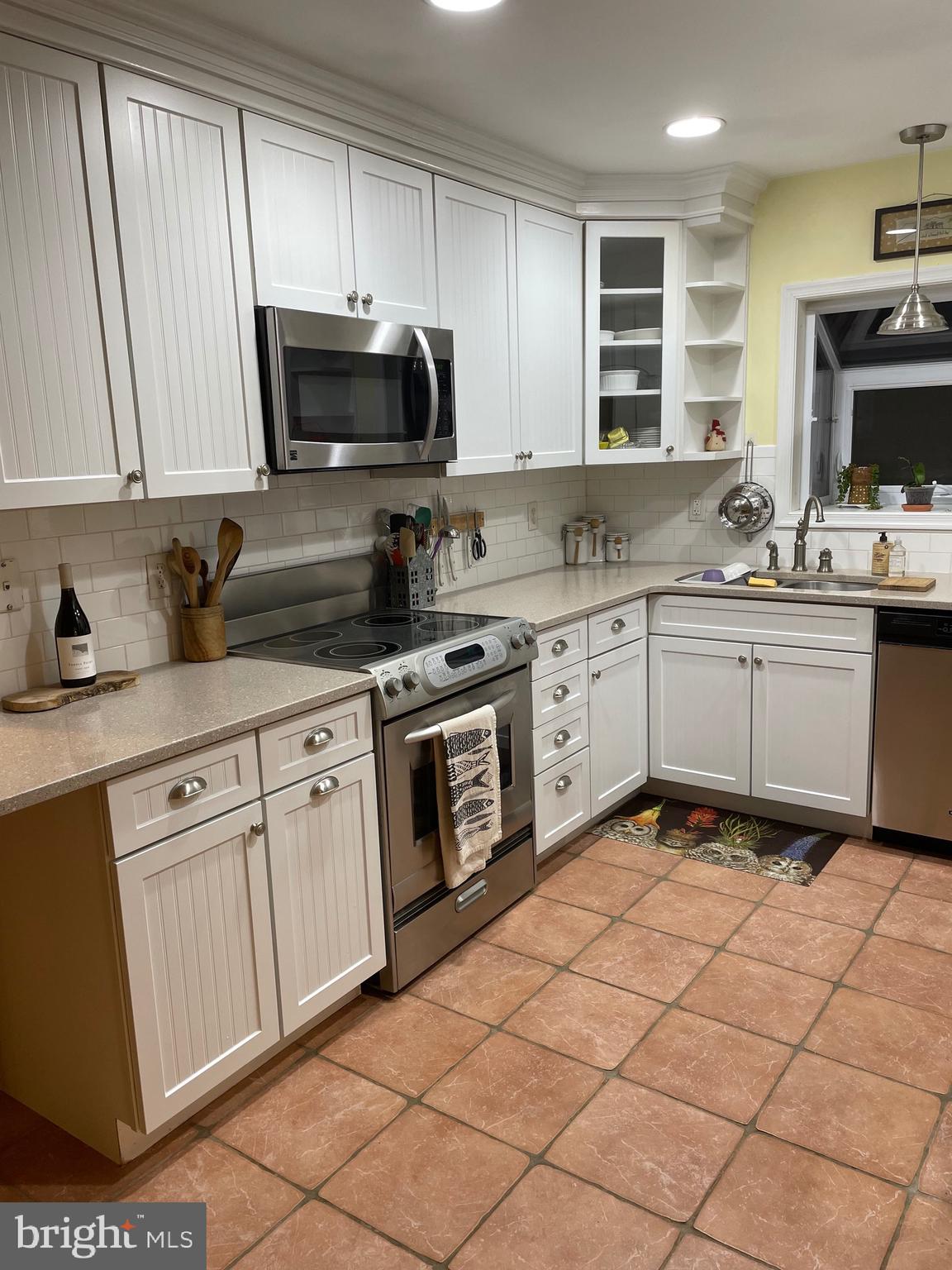 ROLLING KNOLLS - Residential