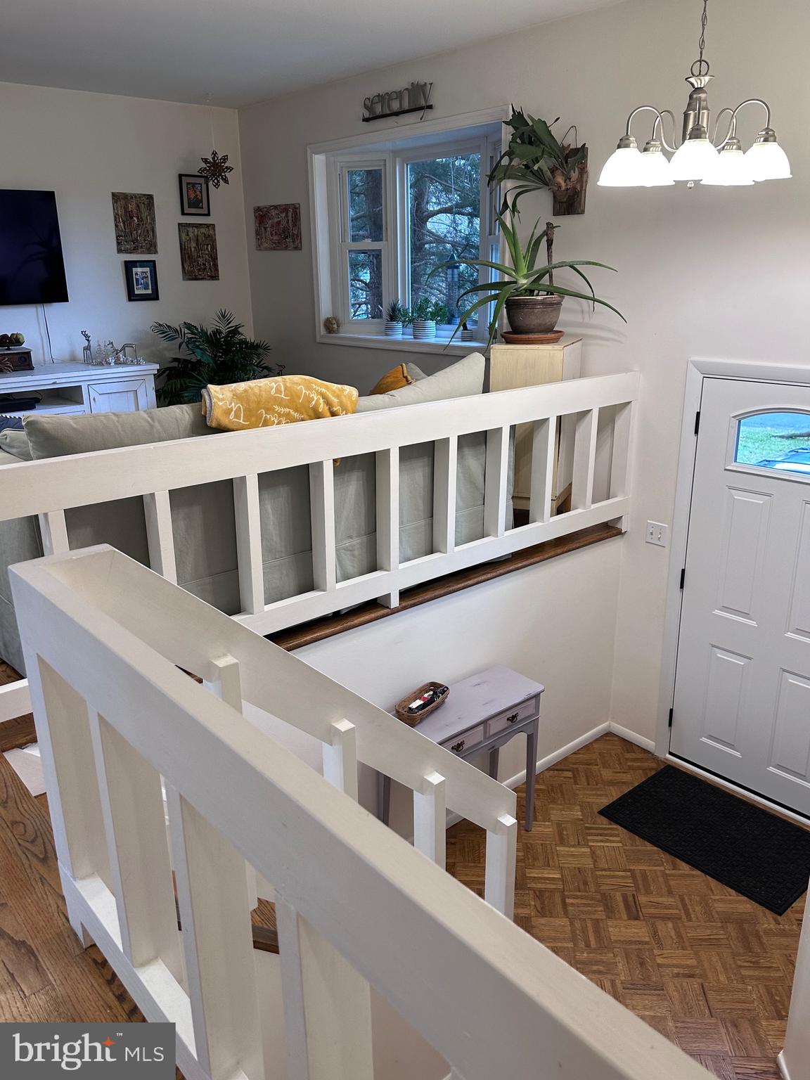 ROLLING KNOLLS - Residential