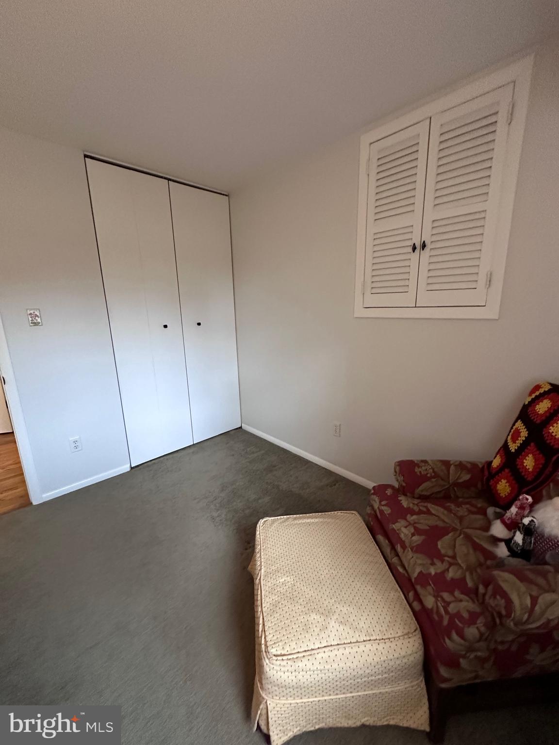 ROLLING KNOLLS - Residential