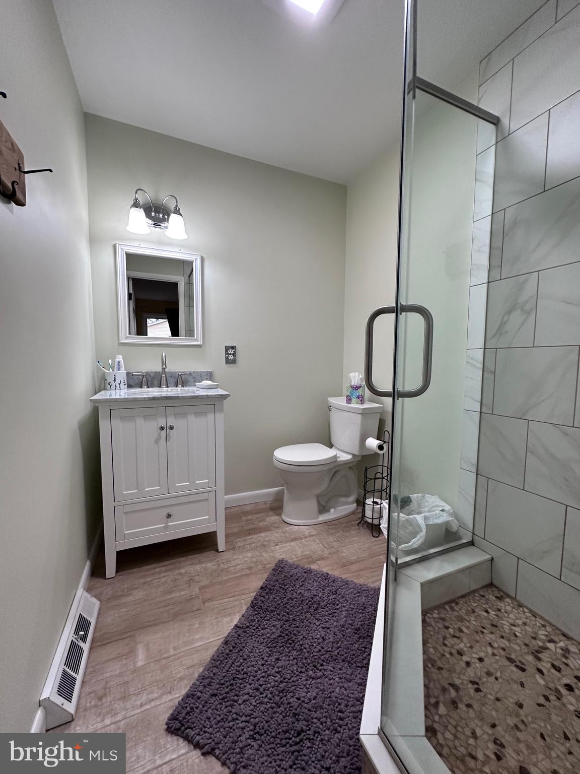 ROLLING KNOLLS - Residential