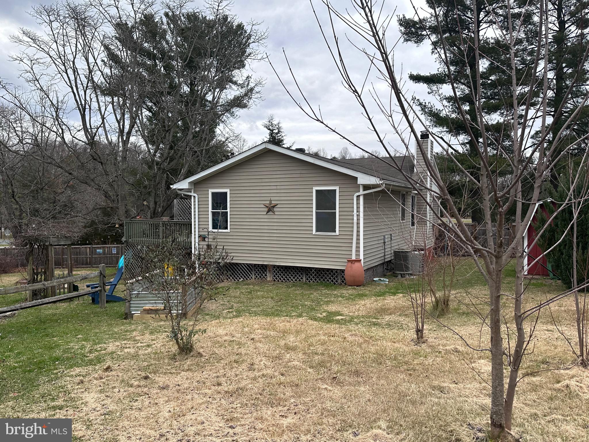 ROLLING KNOLLS - Residential