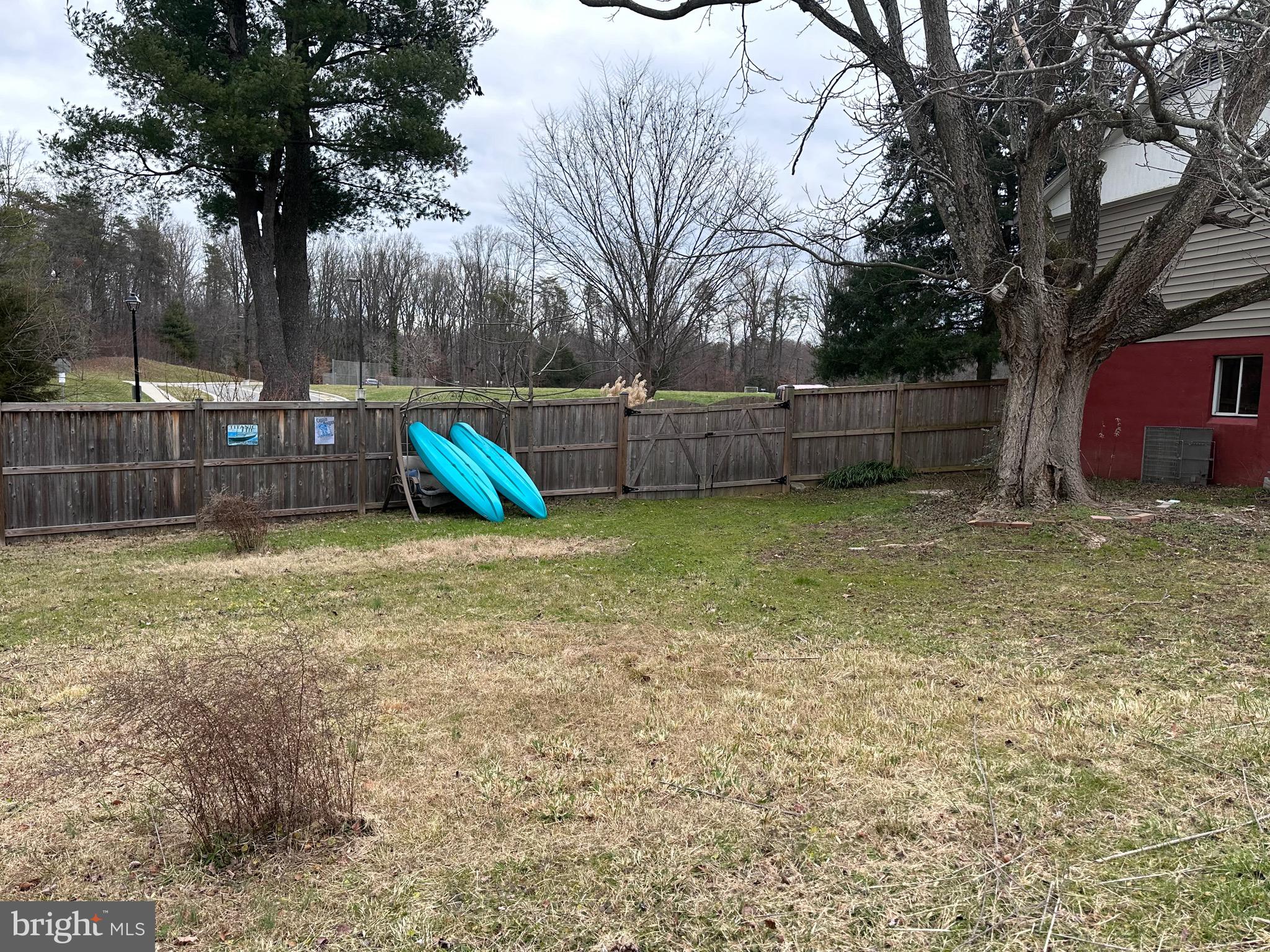 ROLLING KNOLLS - Residential