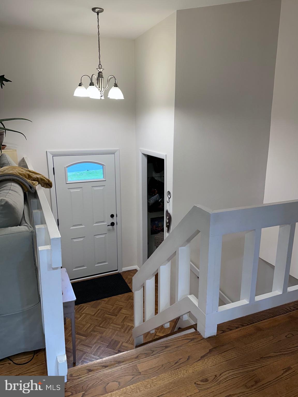 ROLLING KNOLLS - Residential