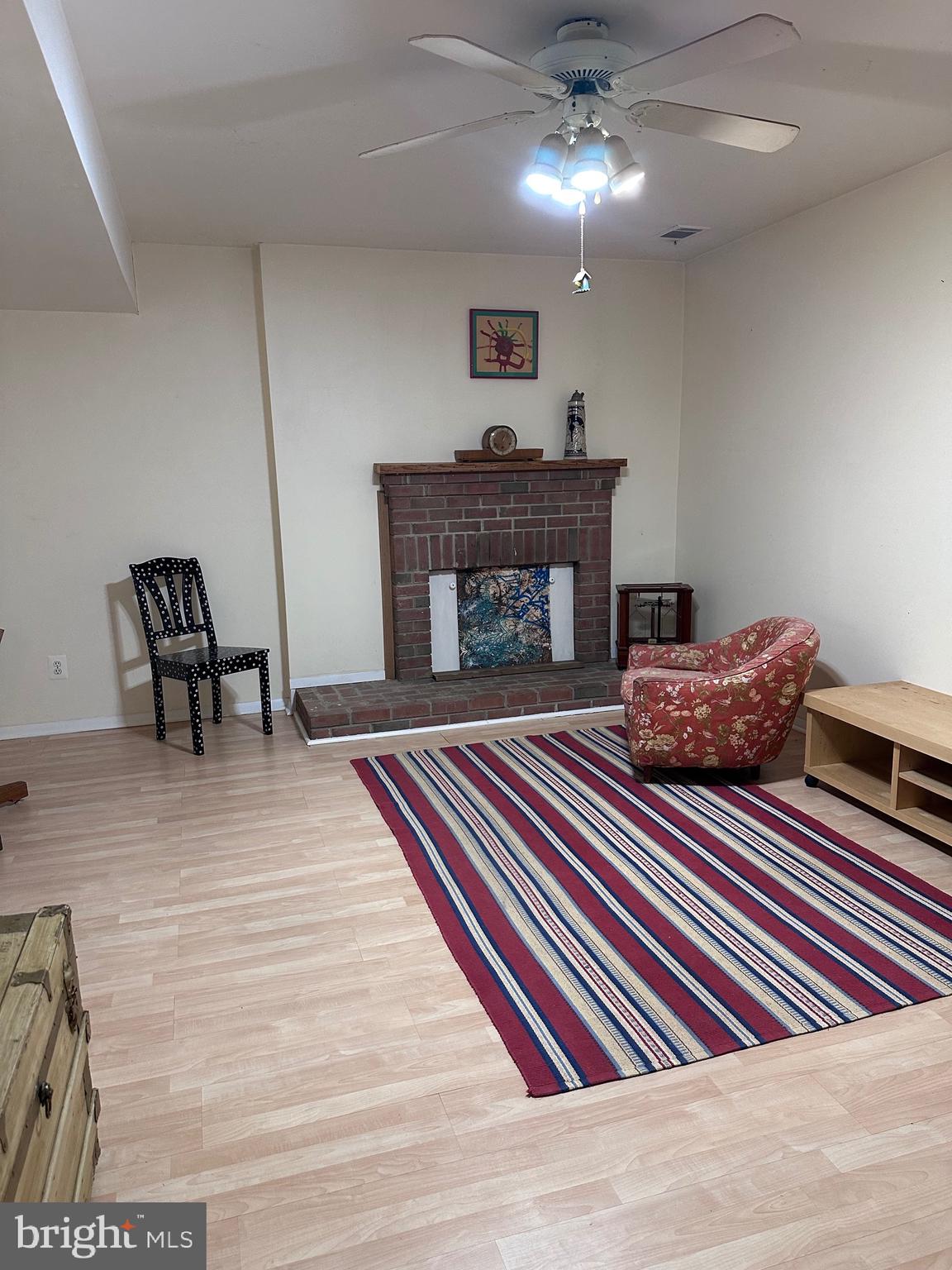 ROLLING KNOLLS - Residential