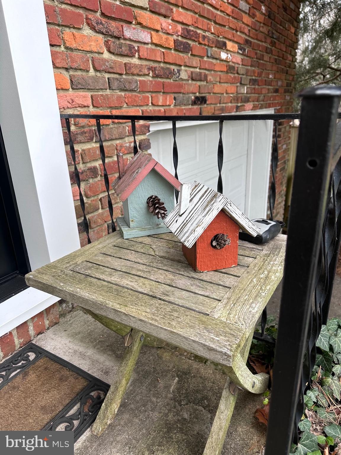 ROLLING KNOLLS - Residential