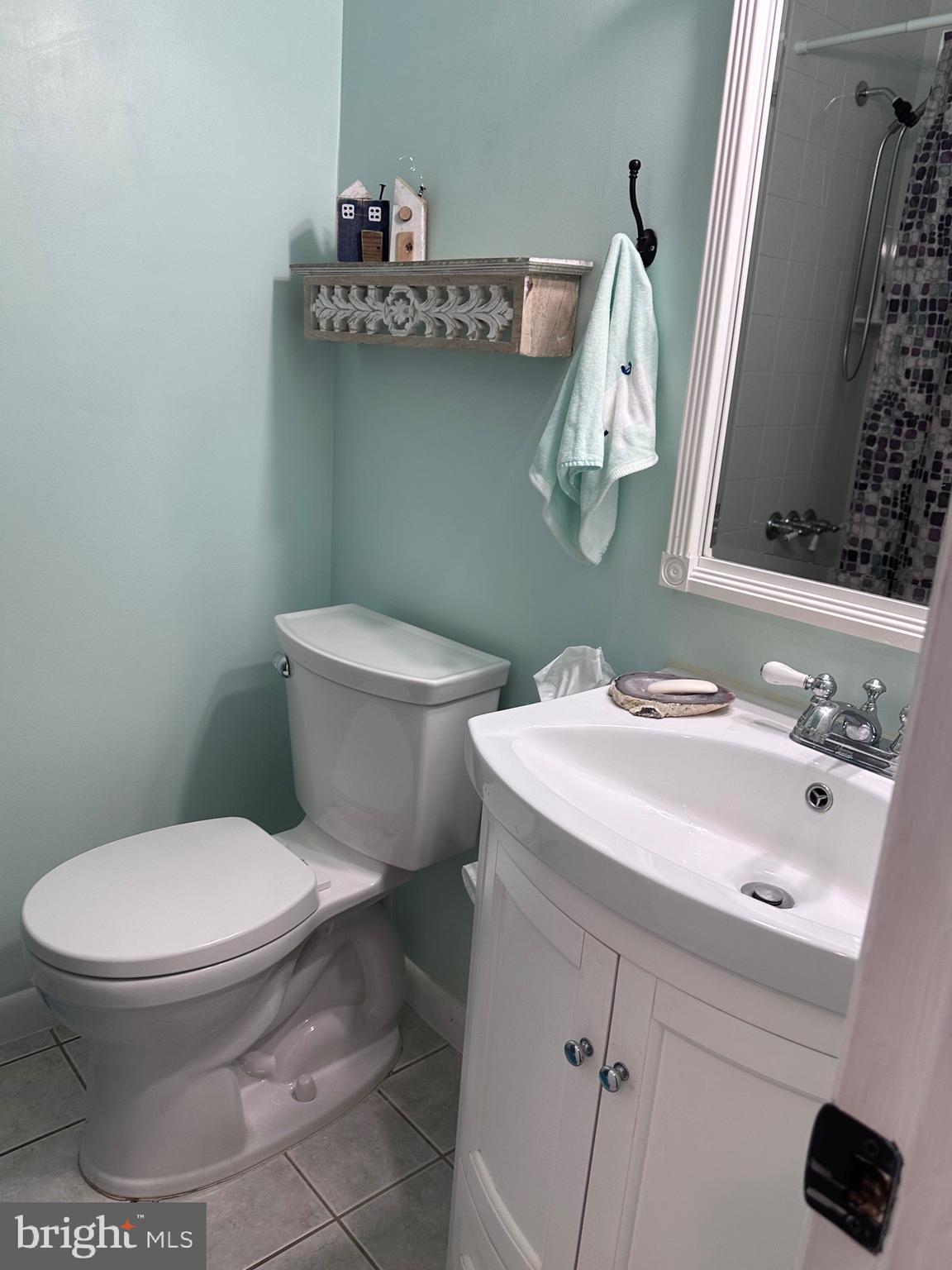 ROLLING KNOLLS - Residential